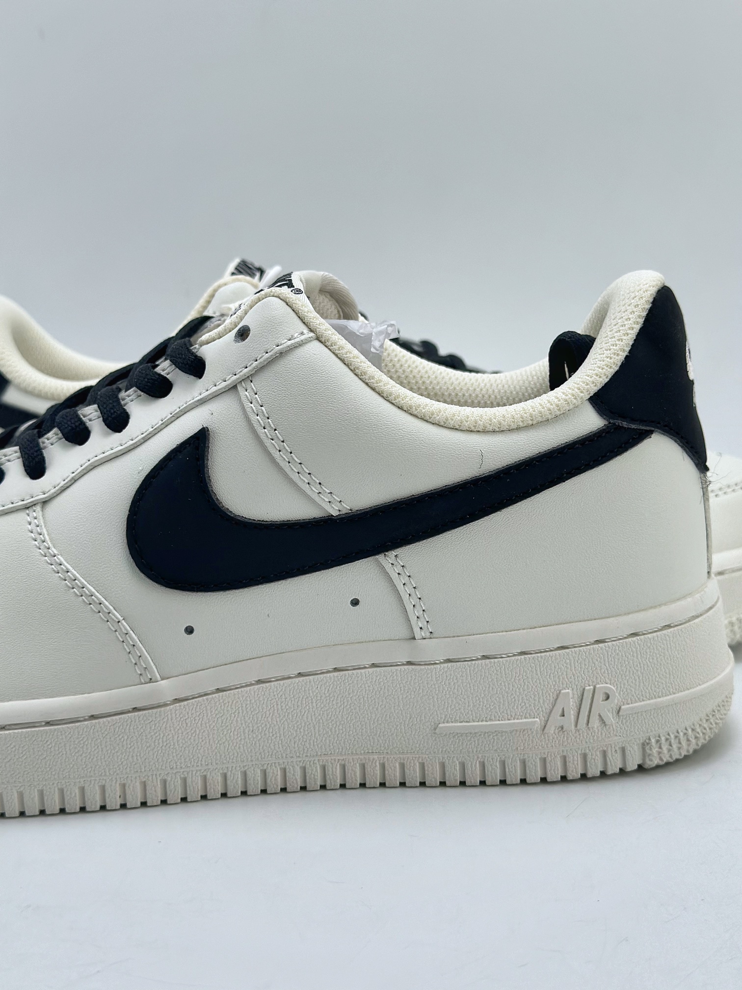 200 Nike Air Force 1 Low 07 白黑勾 CQ5059-221