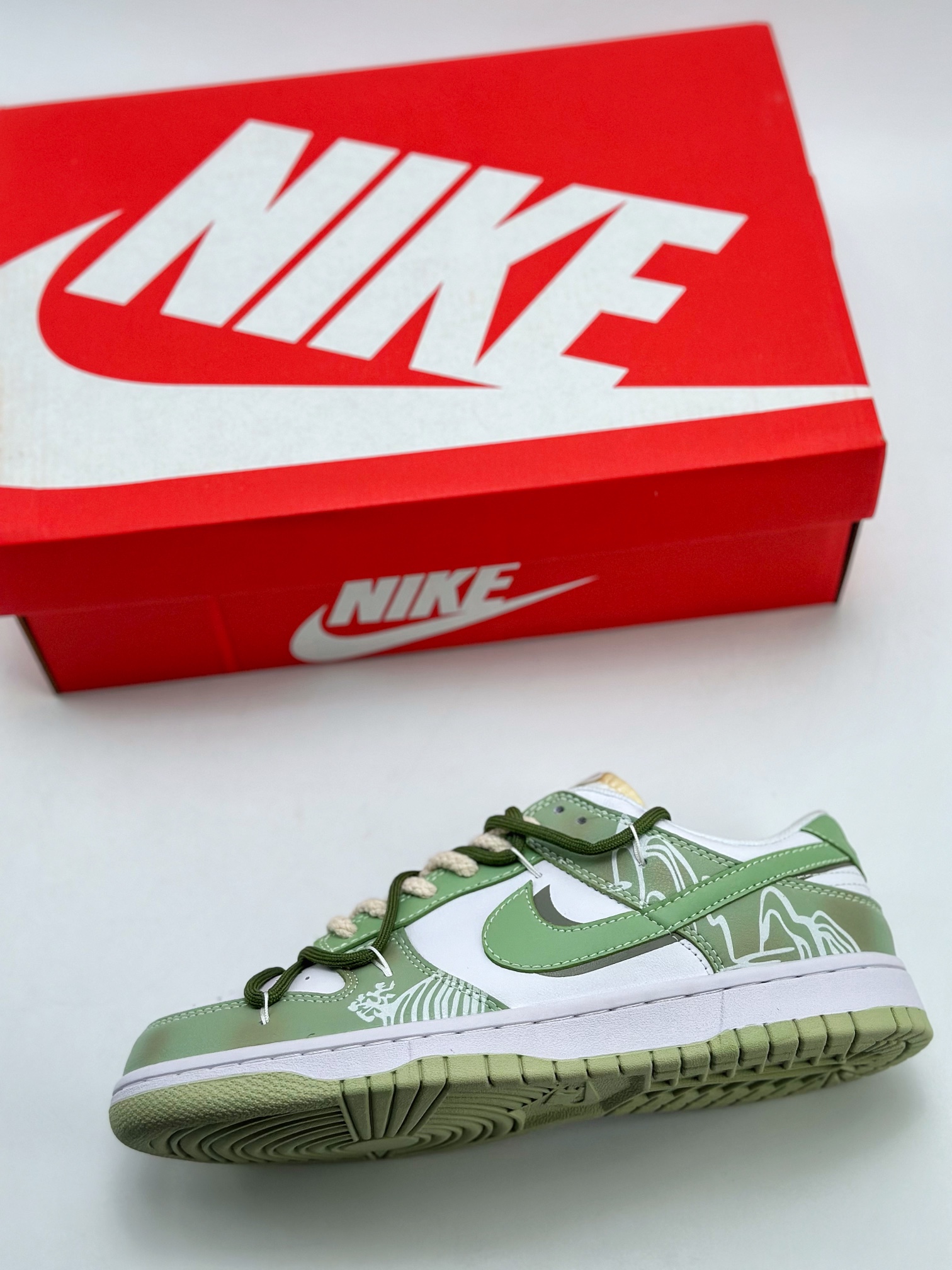 180 NIKE SB Dunk Low 宫廷龙井茶 米绿 DV0831-003