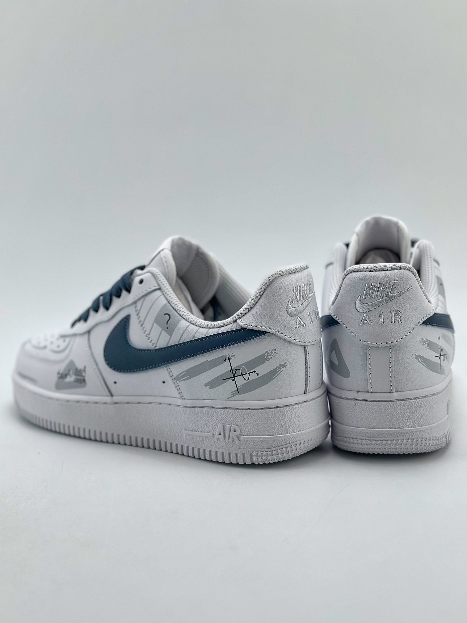 240 Nike Air Force 1 Low 07 趣味涂鸦 学院风 三角函数 蓝白 CW2288-016