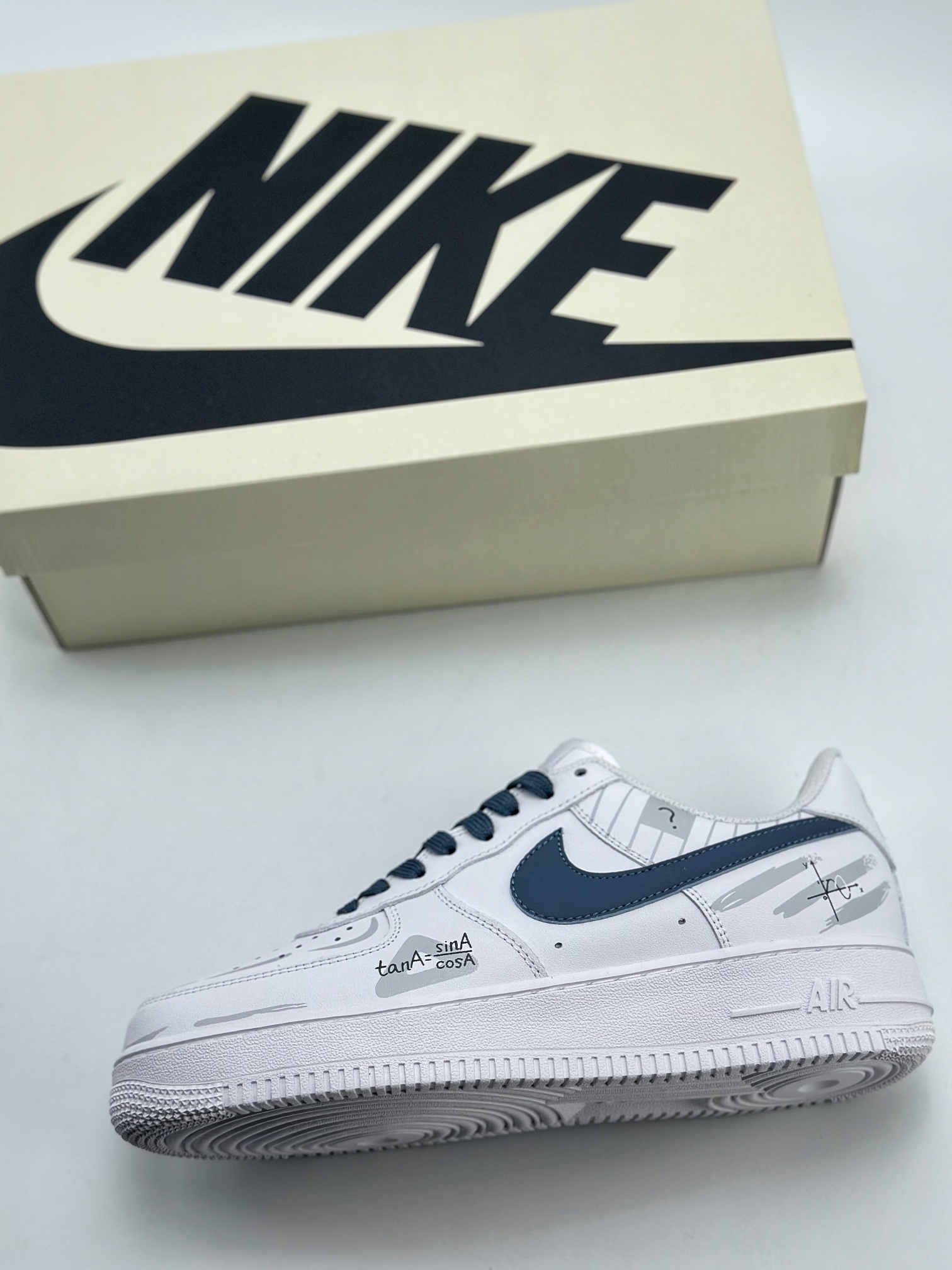 240 Nike Air Force 1 Low 07 趣味涂鸦 学院风 三角函数 蓝白 CW2288-016