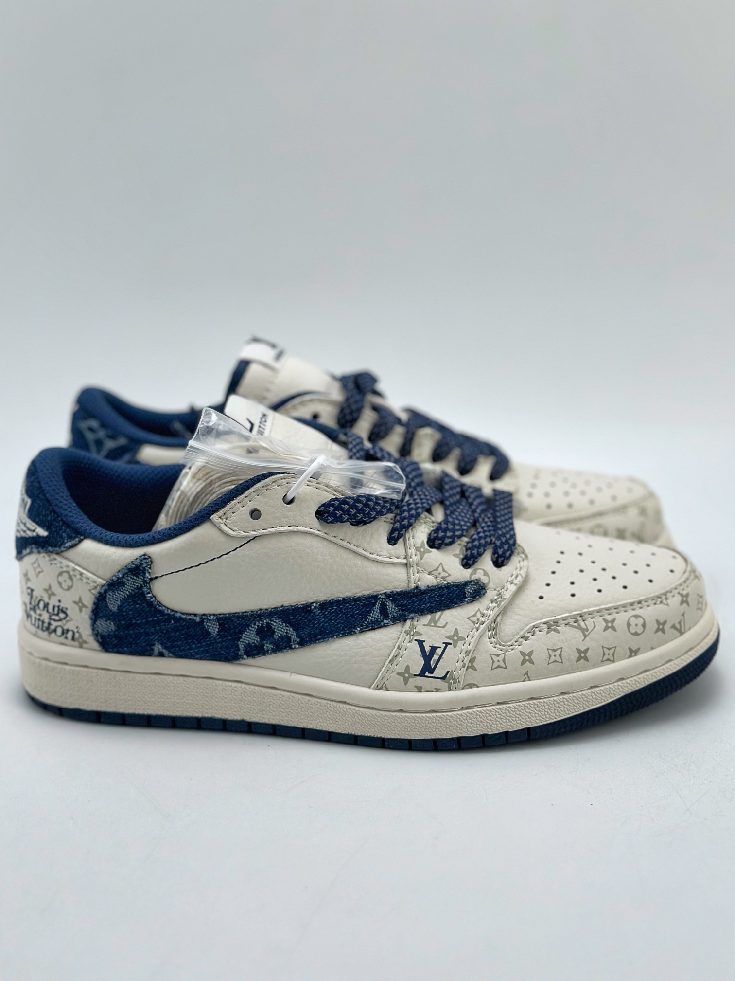 280 Travis Scott x Nike Air Jordan 1 Low x Louis Vuitton Air Jordan 1 Low 反转牛仔蓝倒钩 SJ2068-001