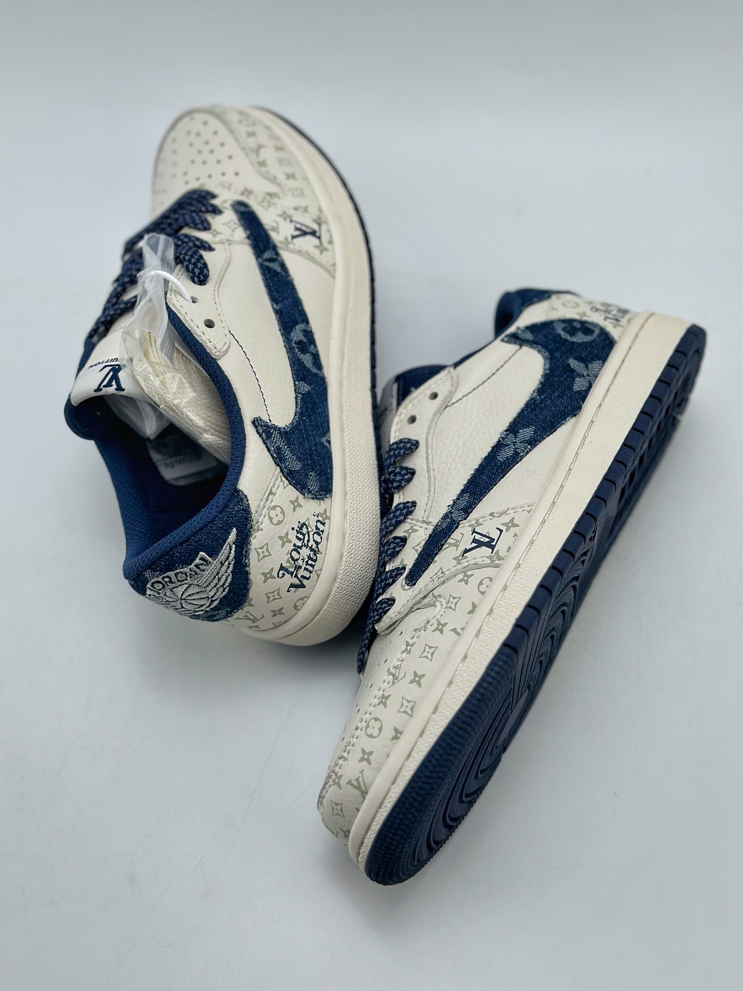 280 Travis Scott x Nike Air Jordan 1 Low x Louis Vuitton Air Jordan 1 Low 反转牛仔蓝倒钩 SJ2068-001