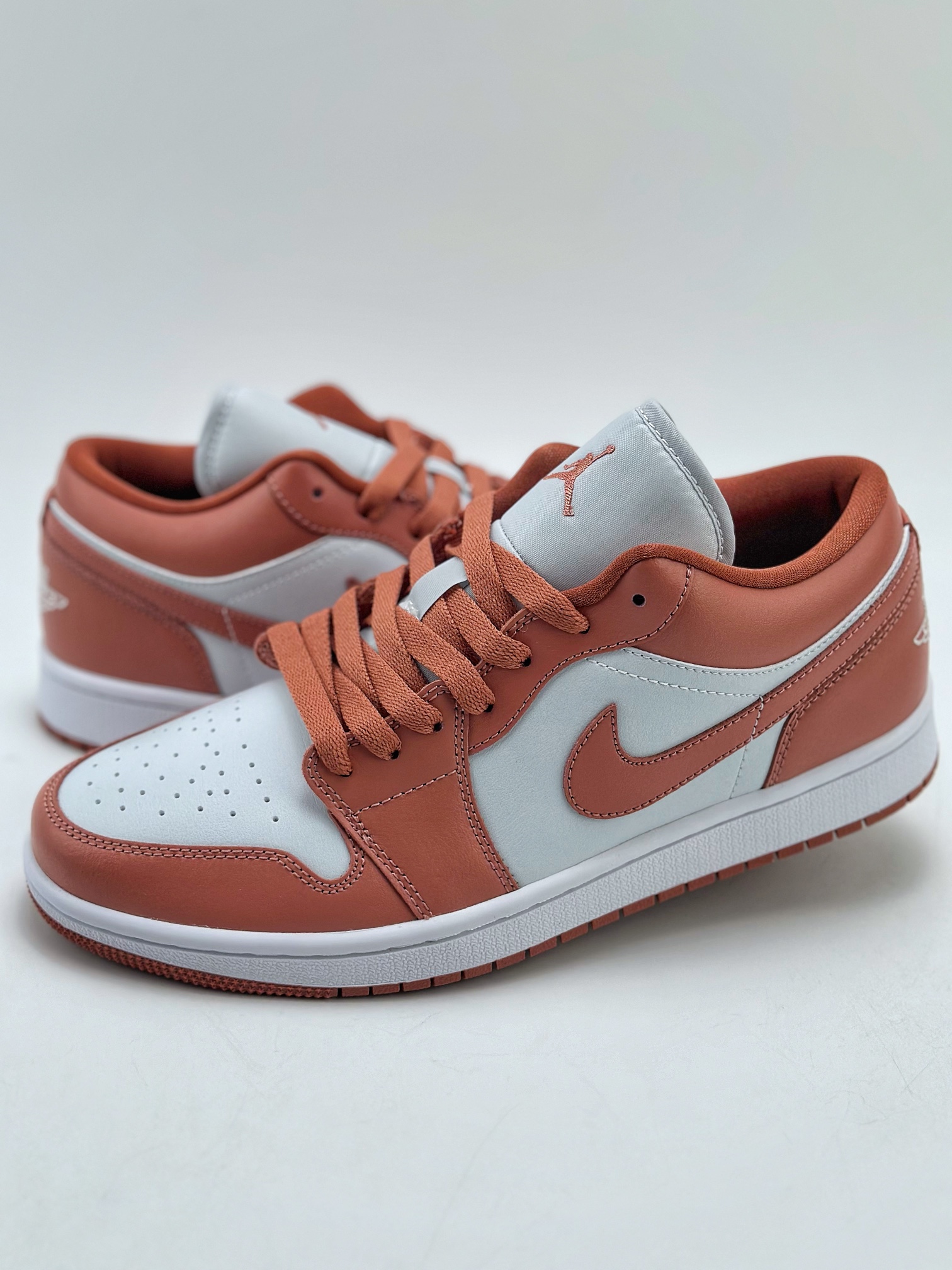 外贸版 Air Jordan 1 Retro Low ”Pink Salmon” 白桔红 DC0774-080