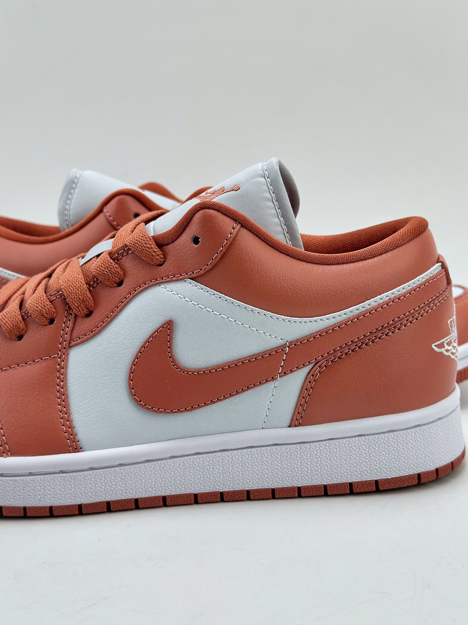 外贸版 Air Jordan 1 Retro Low ”Pink Salmon” 白桔红 DC0774-080