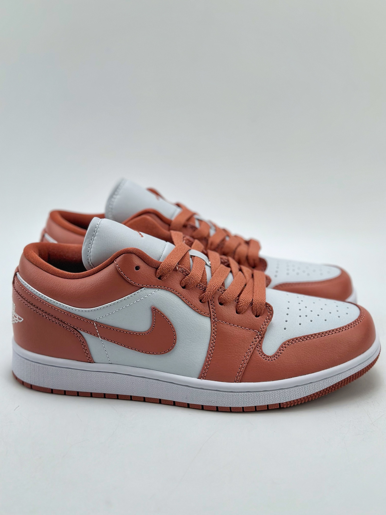 外贸版 Air Jordan 1 Retro Low ”Pink Salmon” 白桔红 DC0774-080