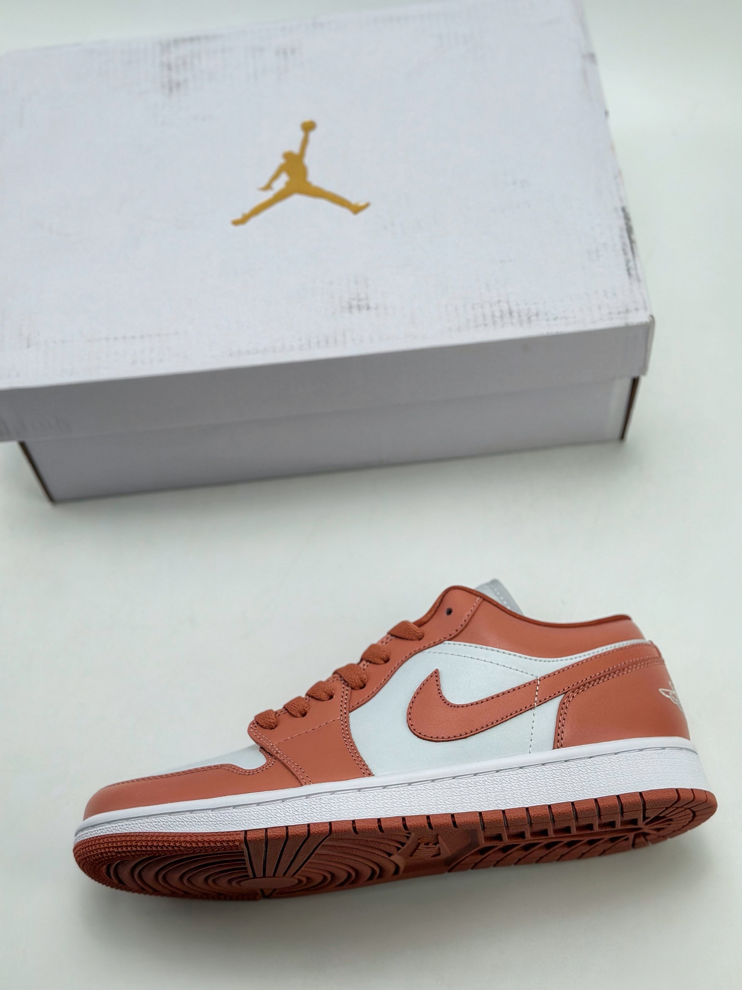 外贸版 Air Jordan 1 Retro Low ”Pink Salmon” 白桔红 DC0774-080