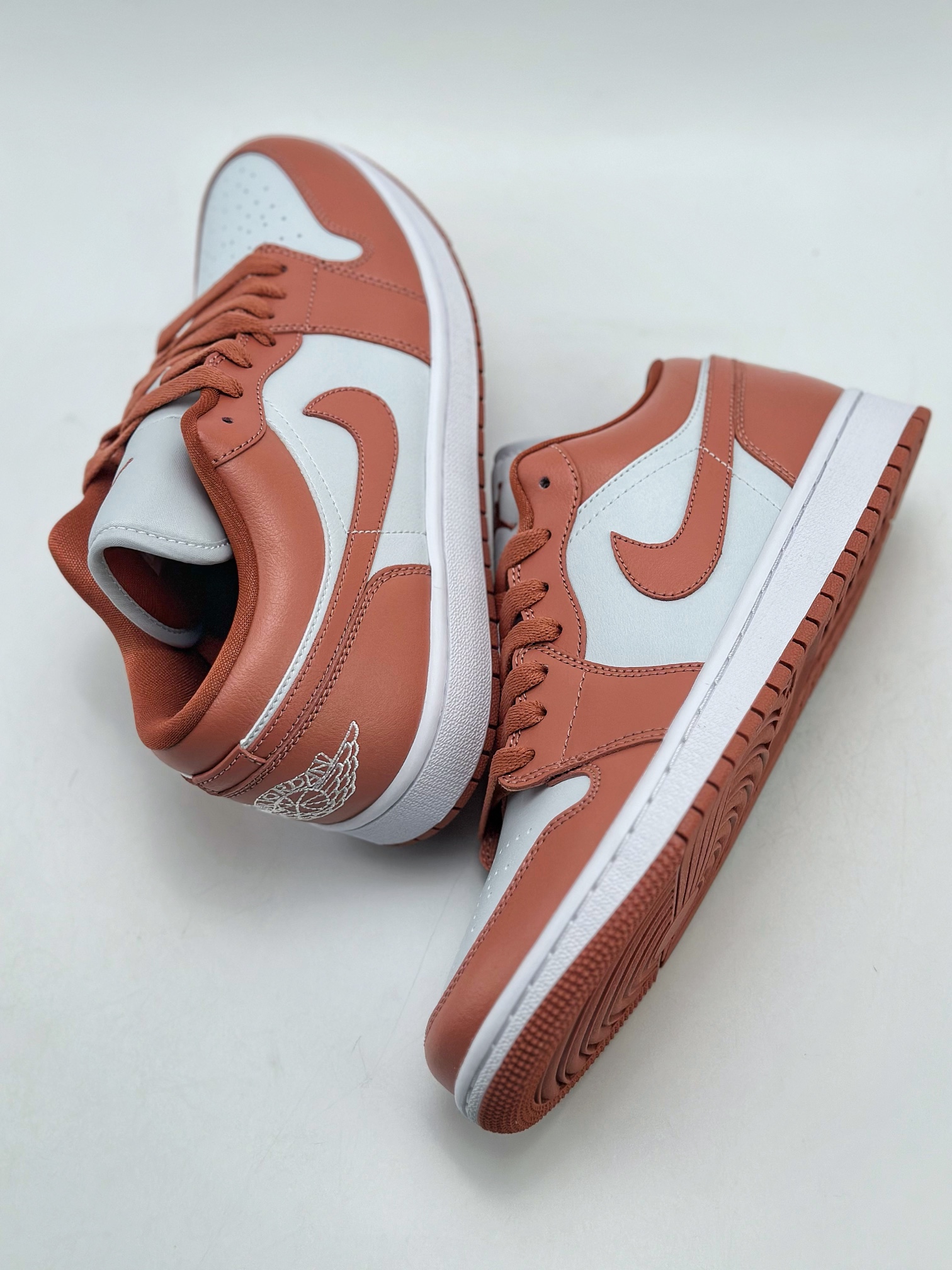 外贸版 Air Jordan 1 Retro Low ”Pink Salmon” 白桔红 DC0774-080