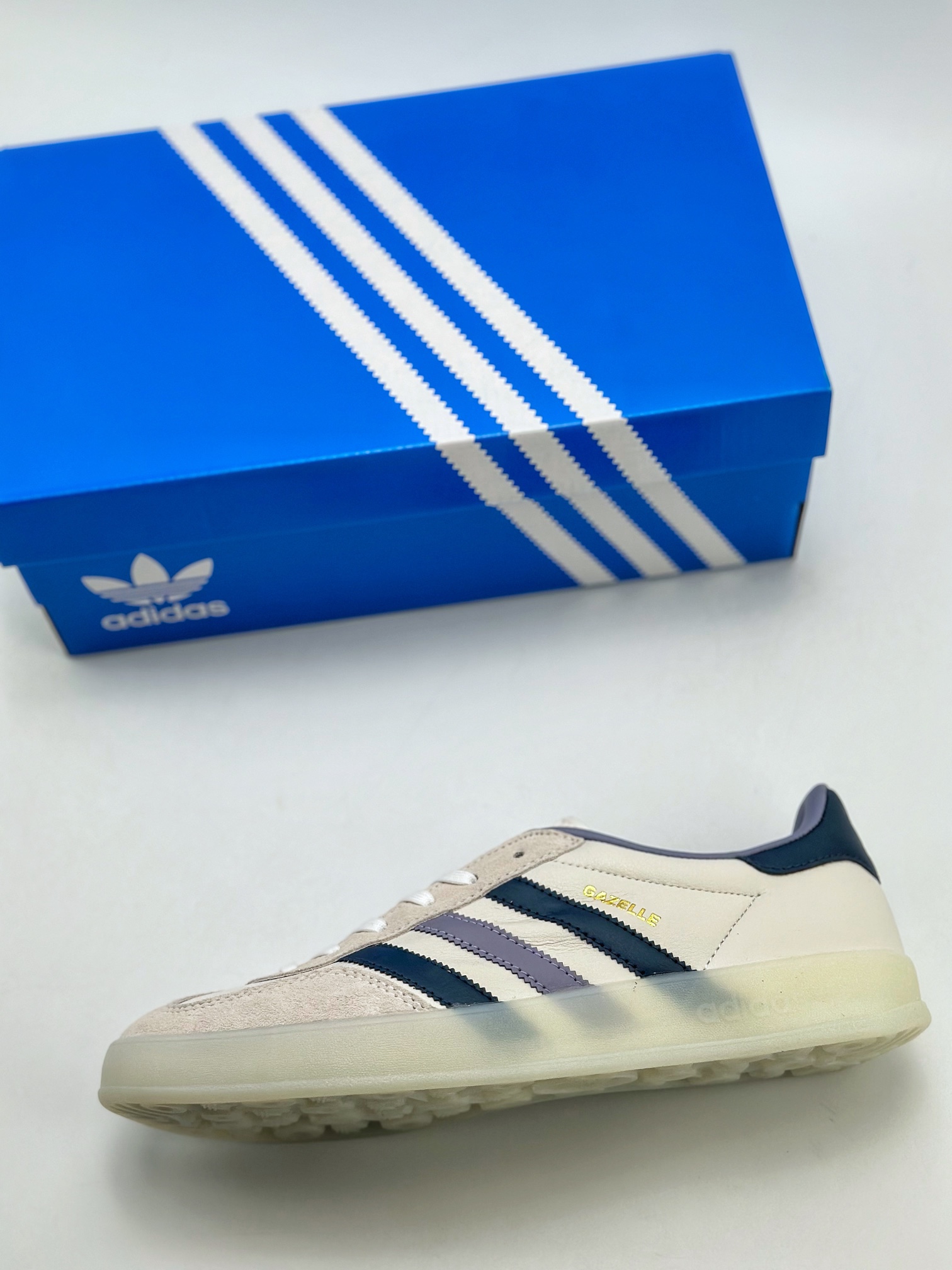 adidas Originals Gazelle INdoor 三叶草休闲防滑耐磨低帮板鞋  IG1643