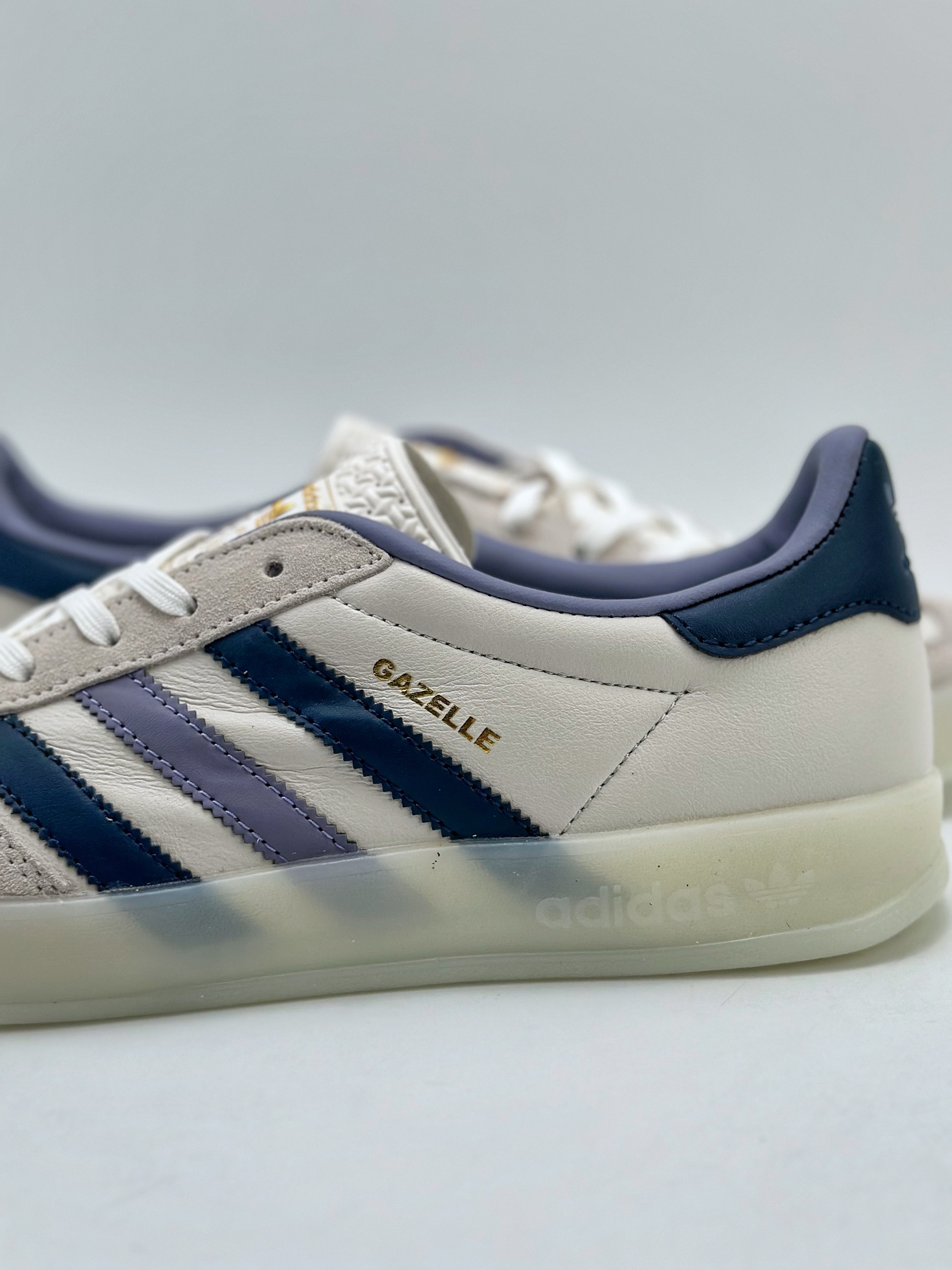 adidas Originals Gazelle INdoor 三叶草休闲防滑耐磨低帮板鞋  IG1643