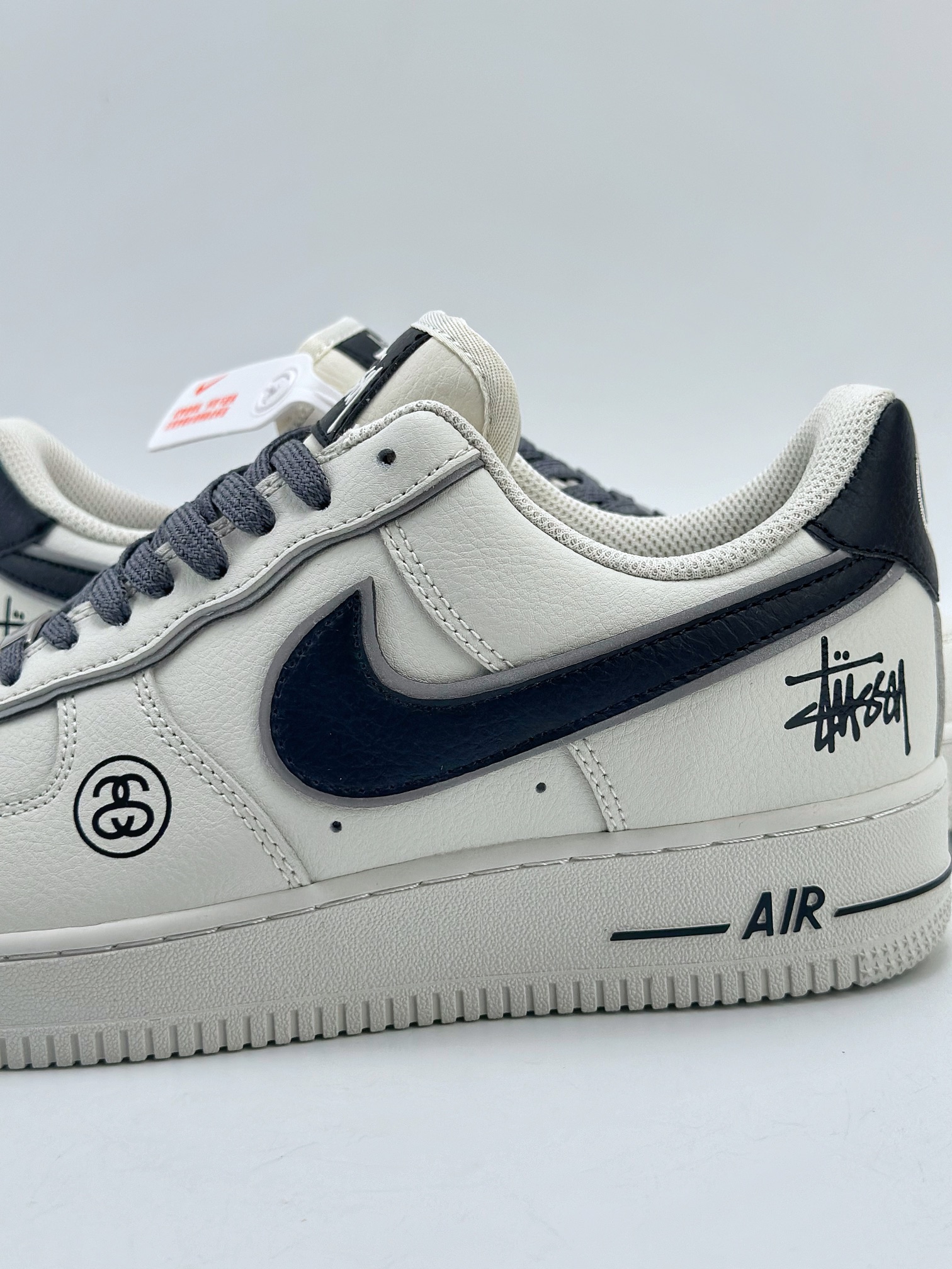 260 Nike Air Force 1 Low 07 x Stussy 斯图西白黑满天星 CZ9183-003