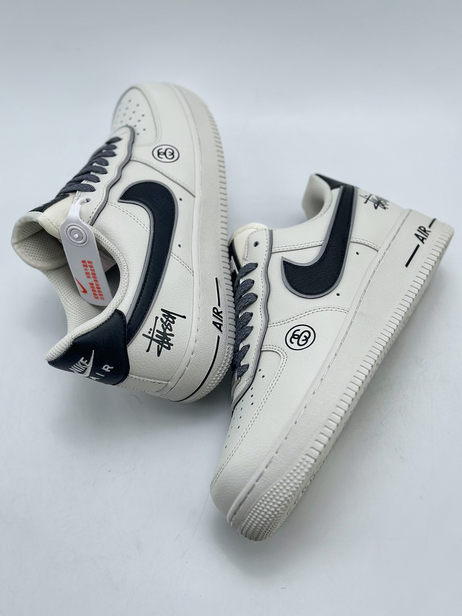 260 Nike Air Force 1 Low 07 x Stussy 斯图西白黑满天星 CZ9183-003