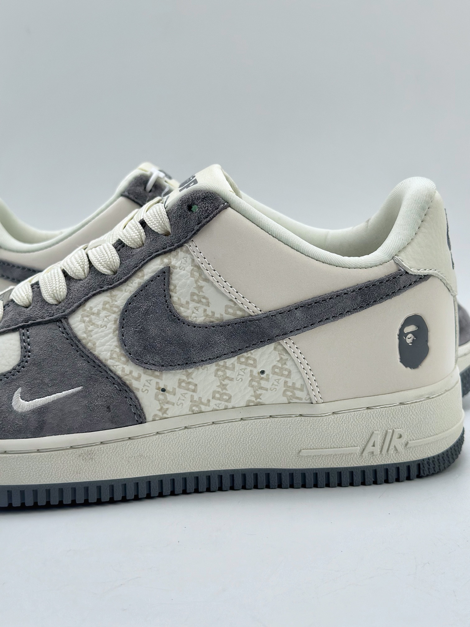 260 Nike Air Force 1 Low 07 x BAPE 白灰 BA8806-846