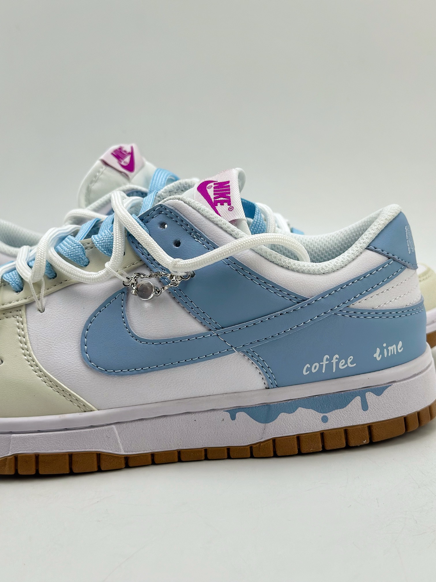 NIKE SB Dunk Low 椰云拿铁 奶蓝 FD9922-151