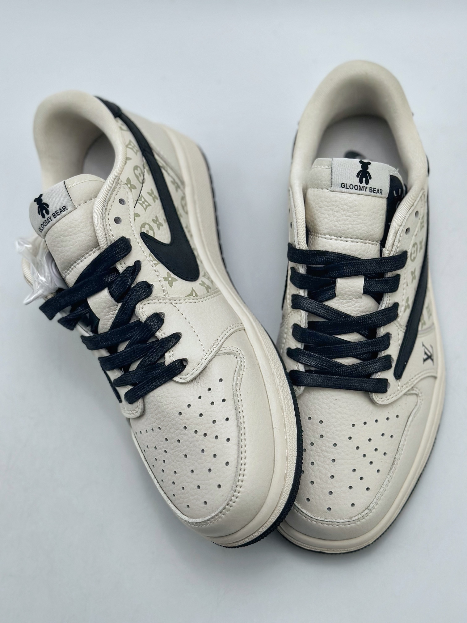 280 Travis Scott x Nike Air Jordan 1 Low x Louis Vuitton Air Jordan 1 Low 反转牛仔黑倒钩 SJ2068-002