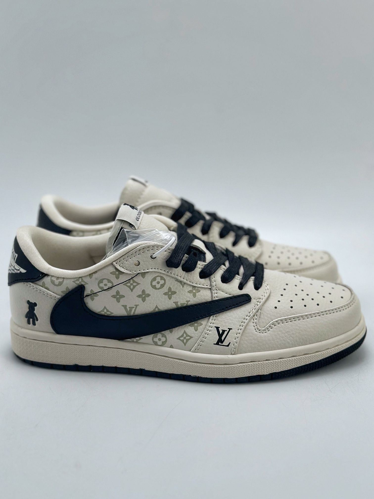 280 Travis Scott x Nike Air Jordan 1 Low x Louis Vuitton Air Jordan 1 Low 反转牛仔黑倒钩 SJ2068-002