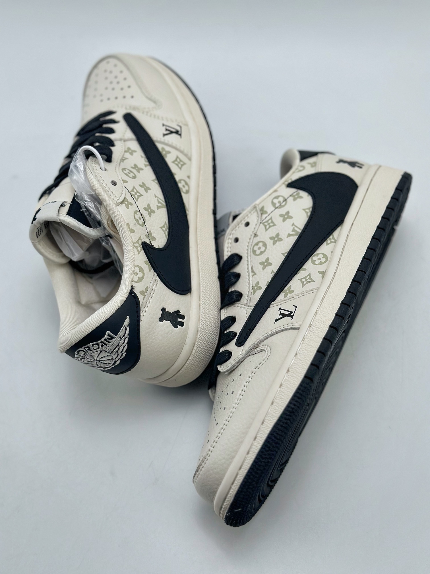 280 Travis Scott x Nike Air Jordan 1 Low x Louis Vuitton Air Jordan 1 Low 反转牛仔黑倒钩 SJ2068-002