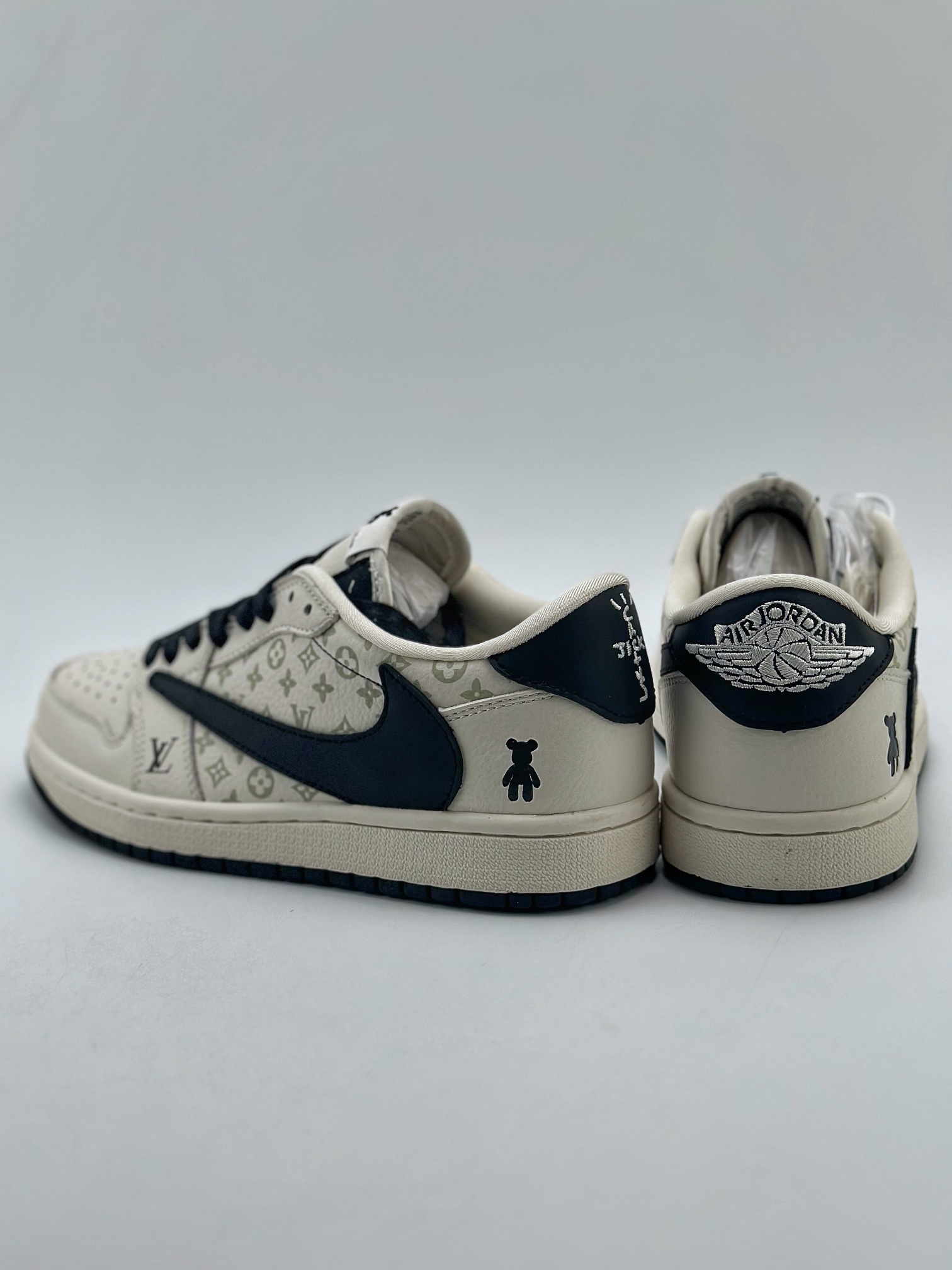 280 Travis Scott x Nike Air Jordan 1 Low x Louis Vuitton Air Jordan 1 Low 反转牛仔黑倒钩 SJ2068-002