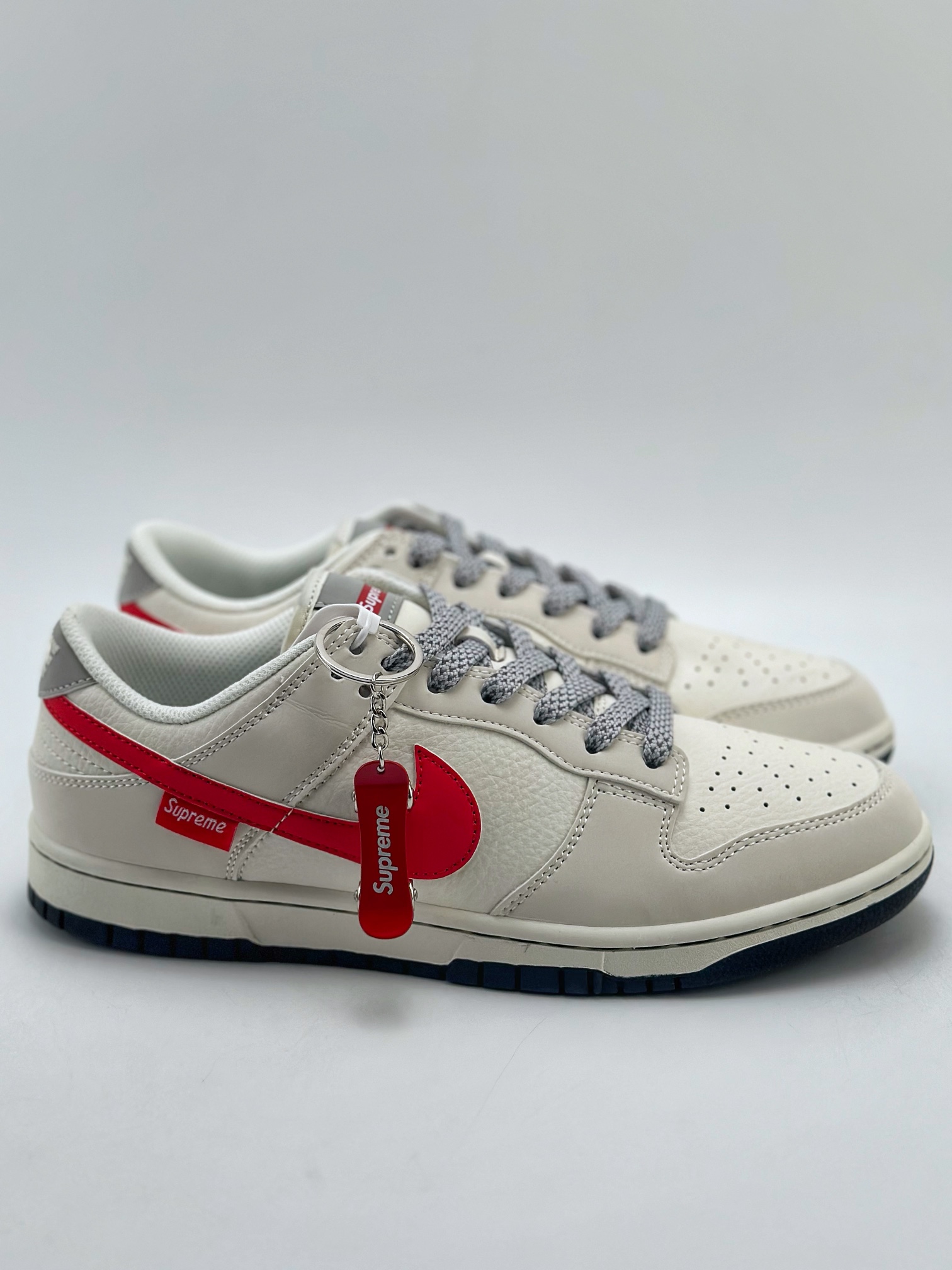 280 Nike SB Dunk Low x Supreme 白红 DQ1098-333