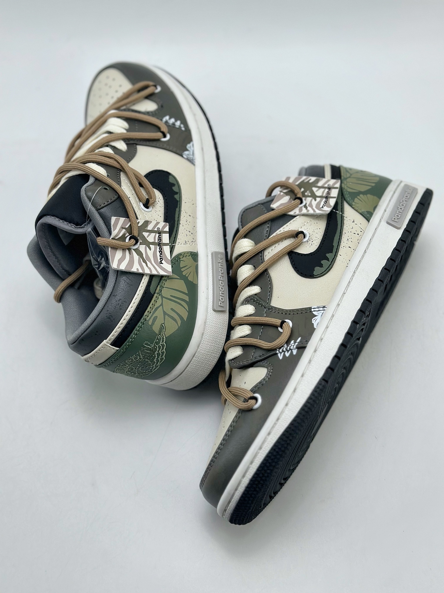 280 Air Jordan 1 Retro Low 熊猫恶作剧  553558-040