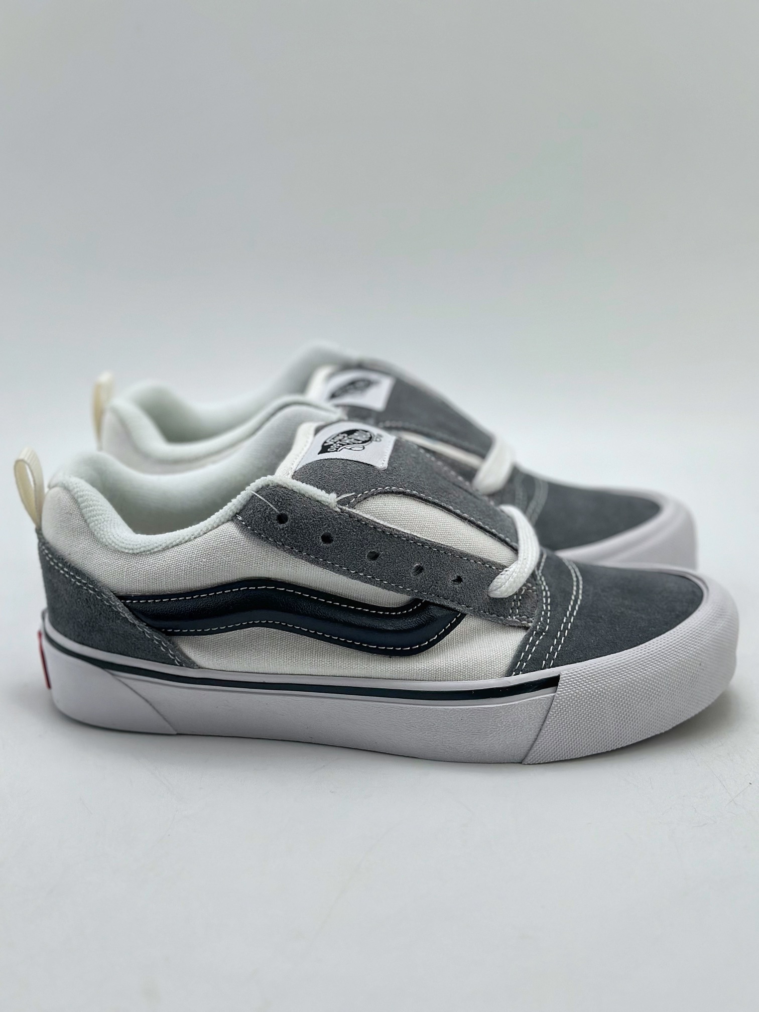 140 Vans Classics Knu Skool   雾霾灰面包鞋 Vans超火的土豆鞋