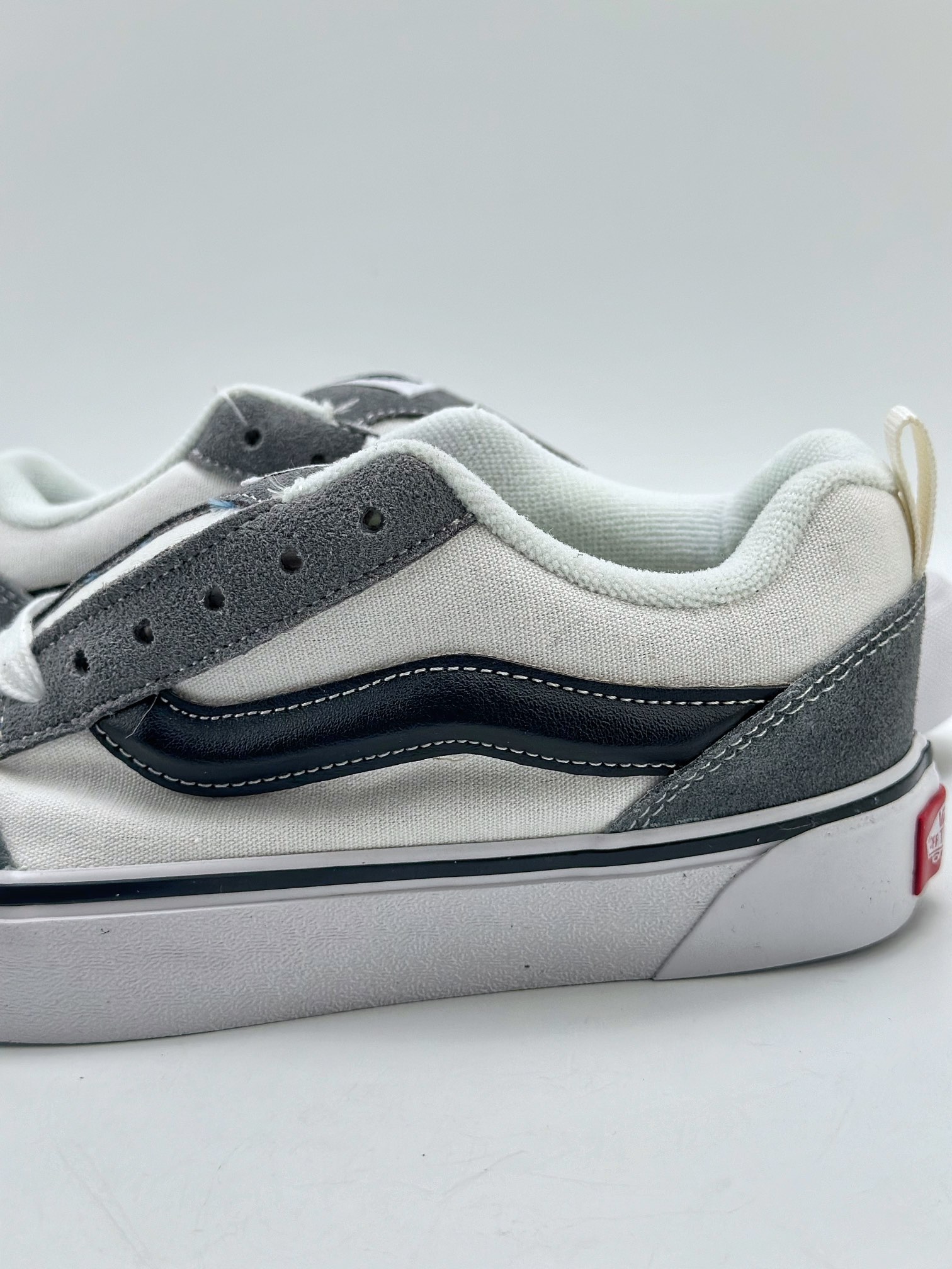 140 Vans Classics Knu Skool   雾霾灰面包鞋 Vans超火的土豆鞋