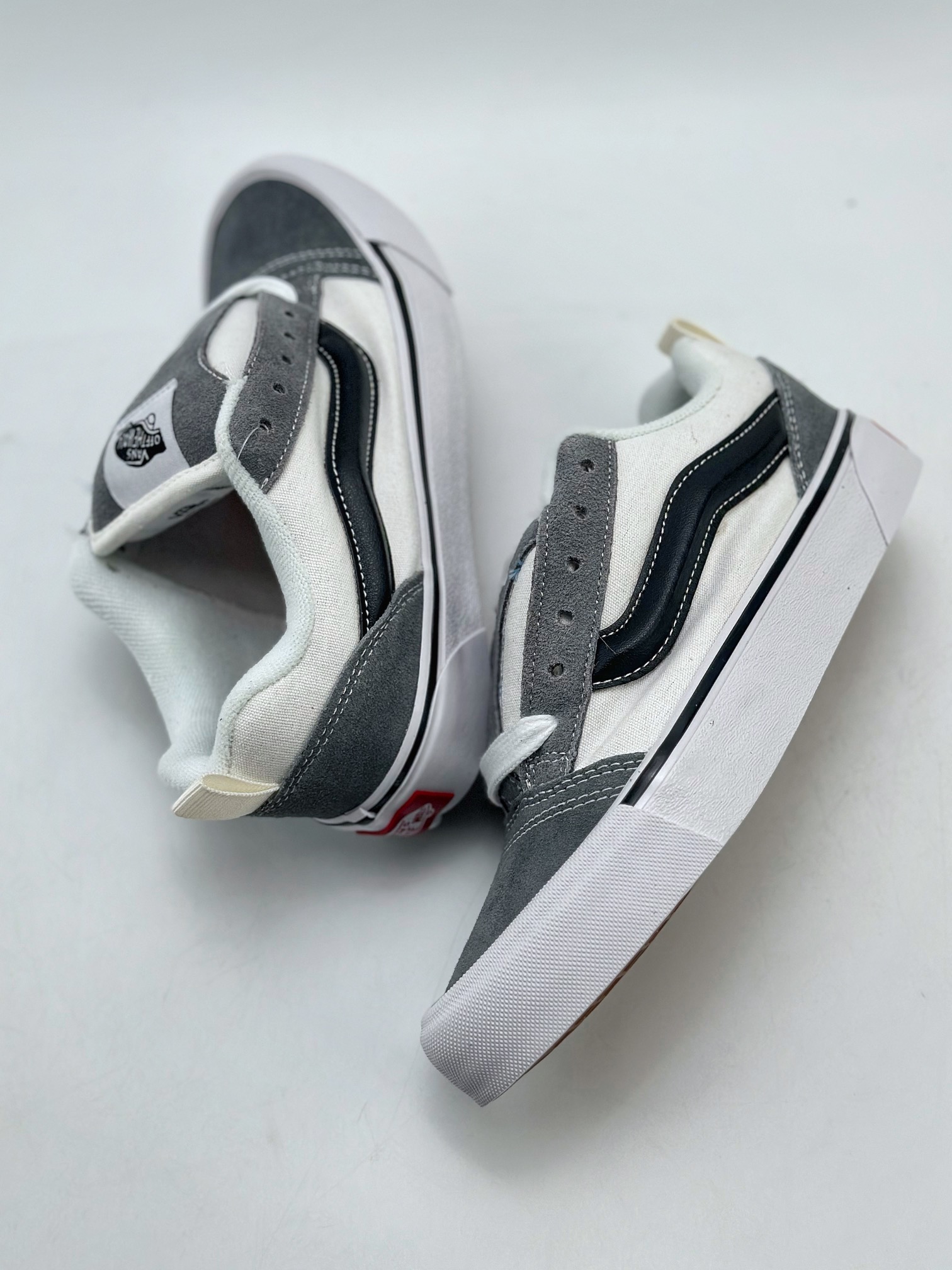 140 Vans Classics Knu Skool   雾霾灰面包鞋 Vans超火的土豆鞋