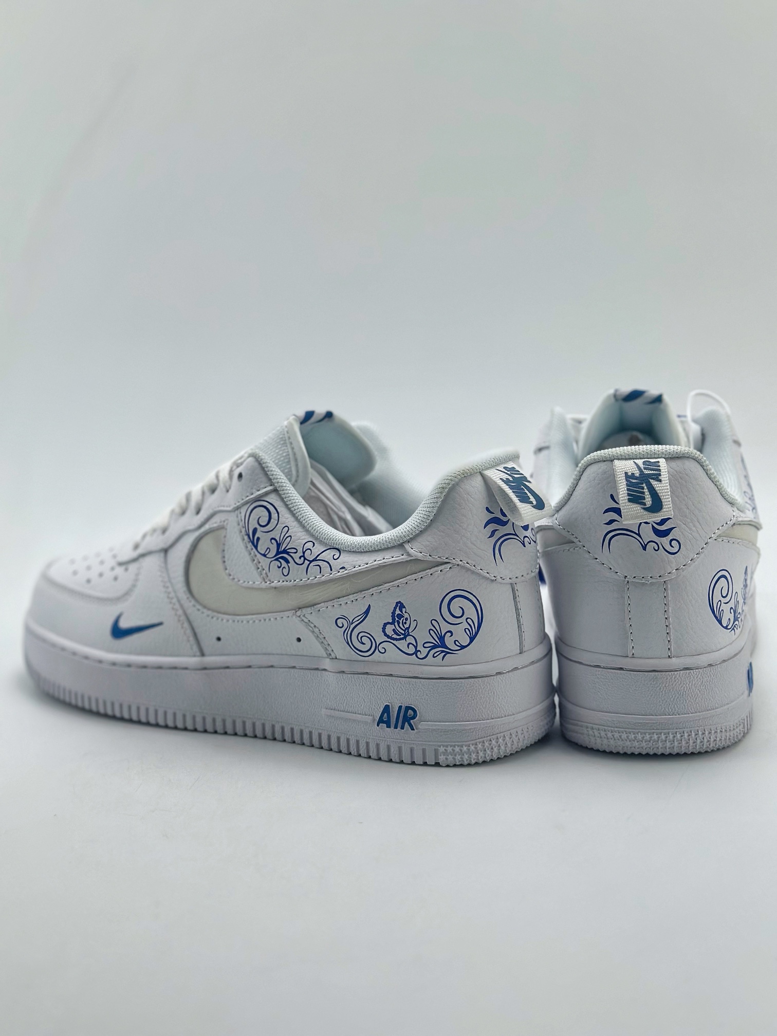 240 Nike Air Force 1 Low 07 Cut Out 白蓝花卉 FB8971-100