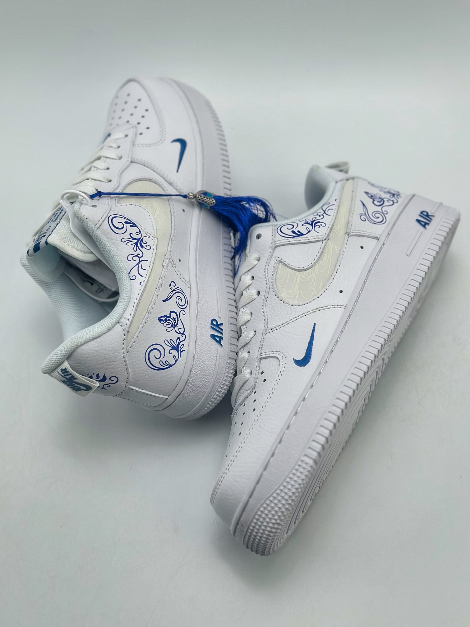 240 Nike Air Force 1 Low 07 Cut Out 白蓝花卉 FB8971-100