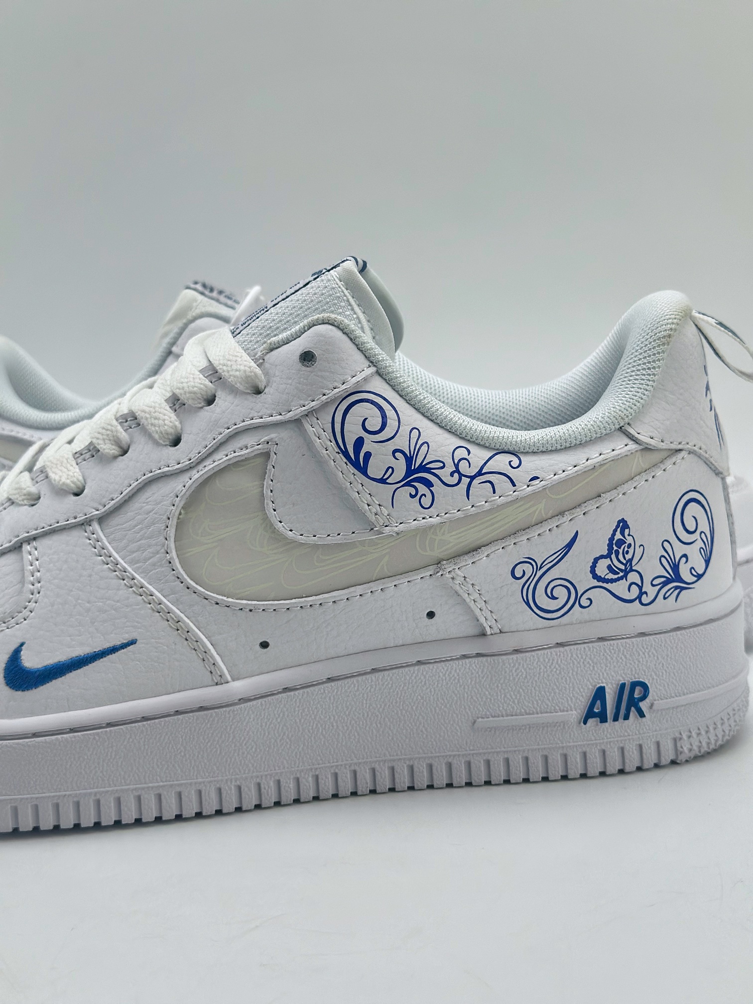 240 Nike Air Force 1 Low 07 Cut Out 白蓝花卉 FB8971-100