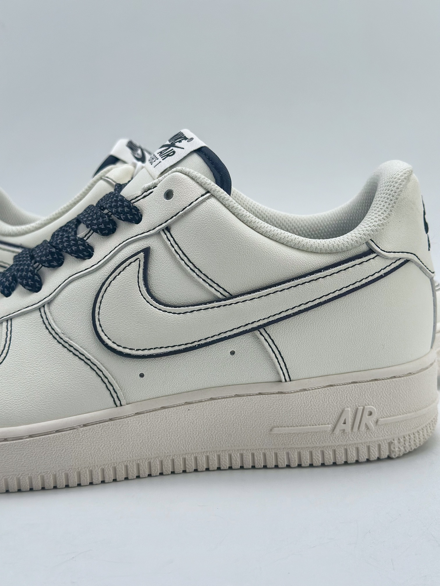 200 Nike Air Force 1 Low 07 白黑缝线 315122-808