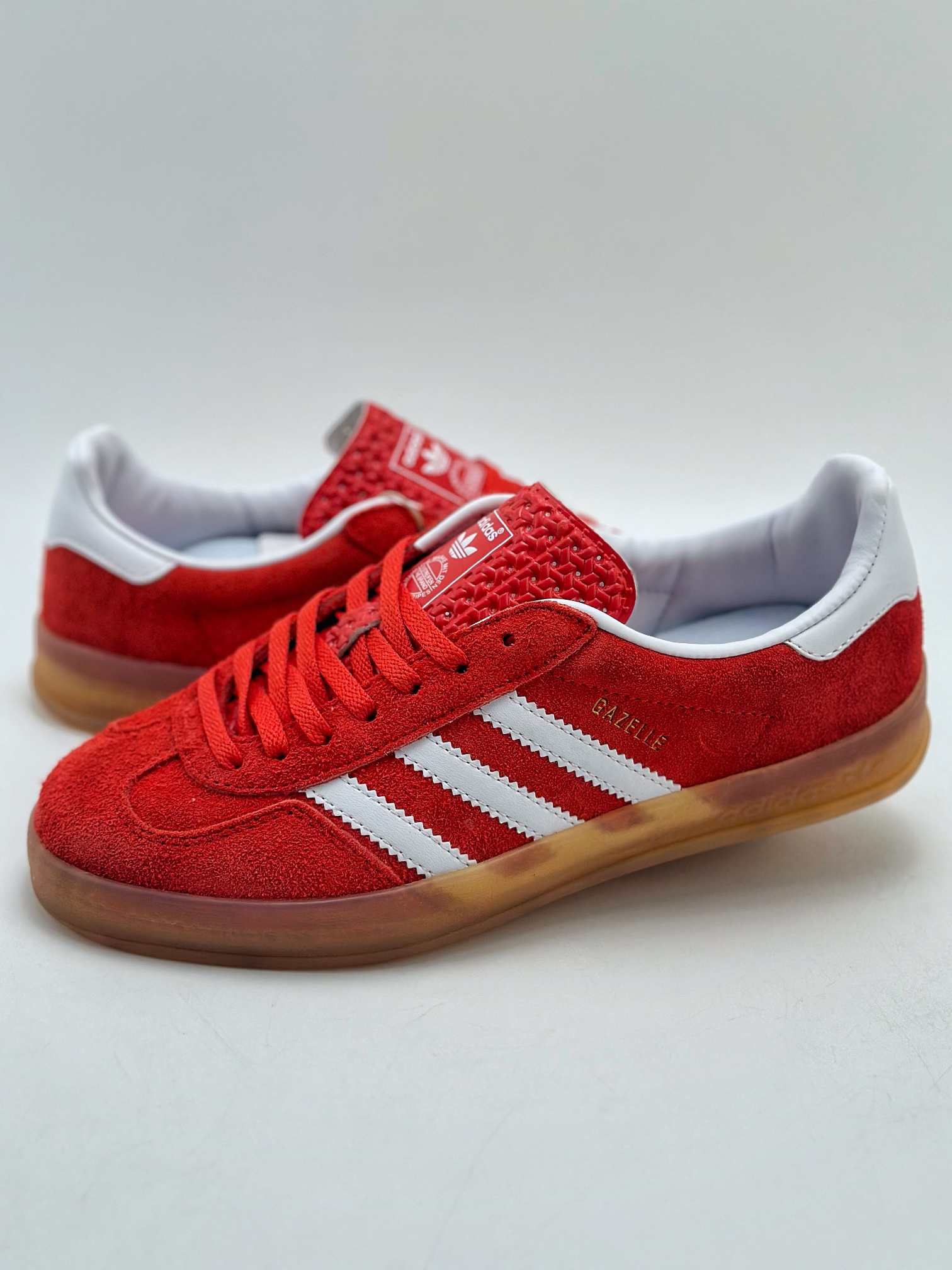 140 adidas Originals Gazelle INdoor W 三叶草休闲防滑耐磨低帮板鞋  HQ8718