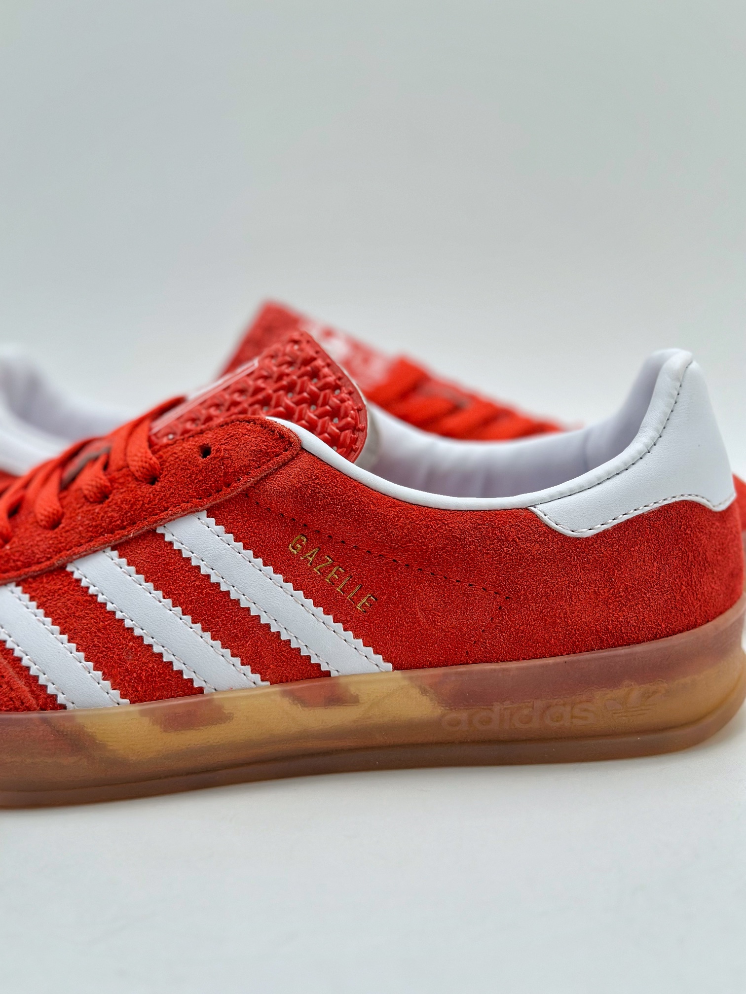 140 adidas Originals Gazelle INdoor W 三叶草休闲防滑耐磨低帮板鞋  HQ8718