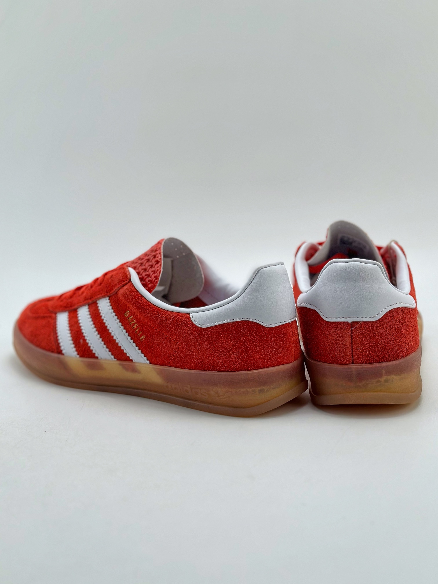 140 adidas Originals Gazelle INdoor W 三叶草休闲防滑耐磨低帮板鞋  HQ8718