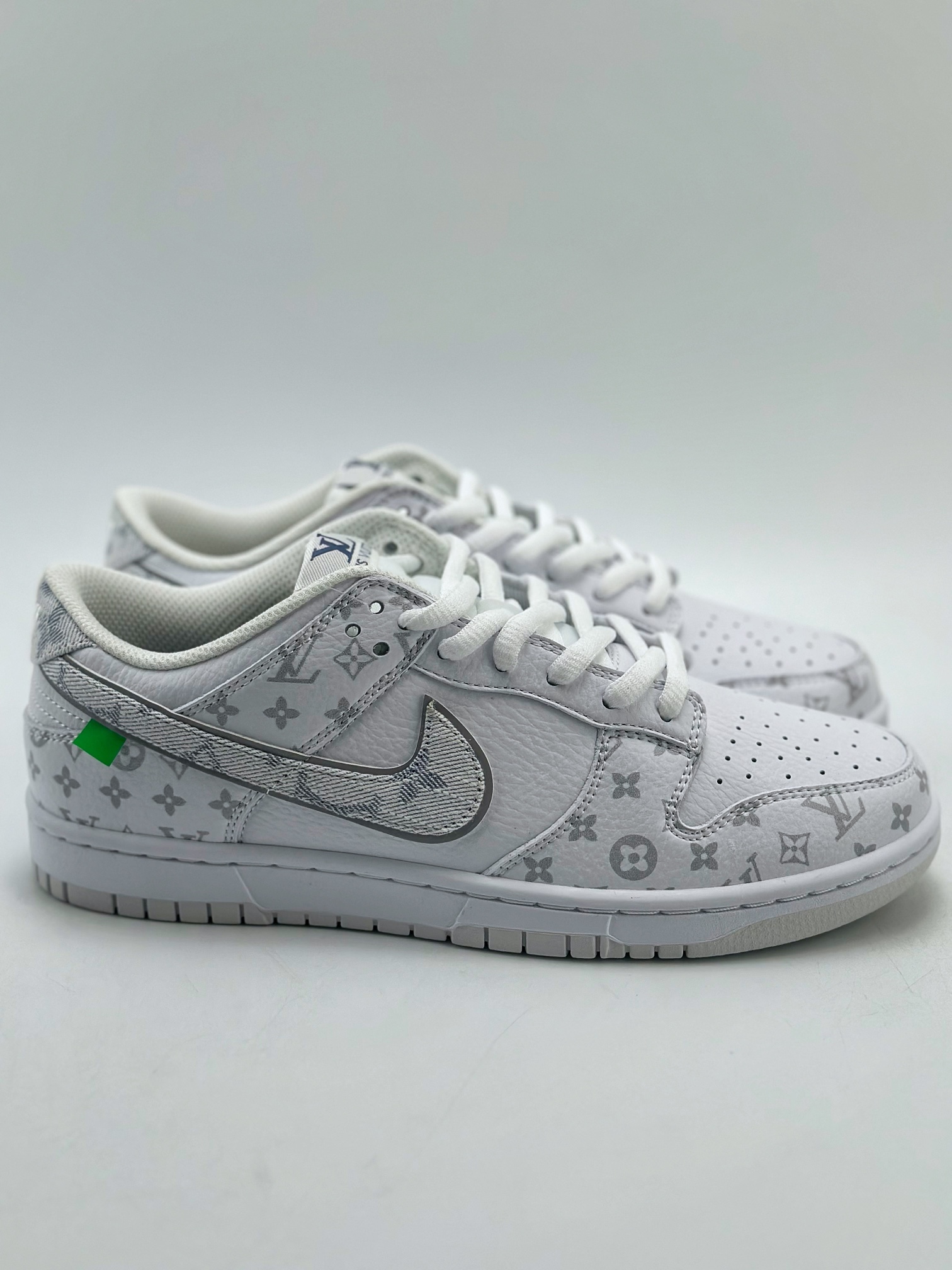 280 Nike SB Dunk Low x Louis Vuitton 满印白 LV0526-592