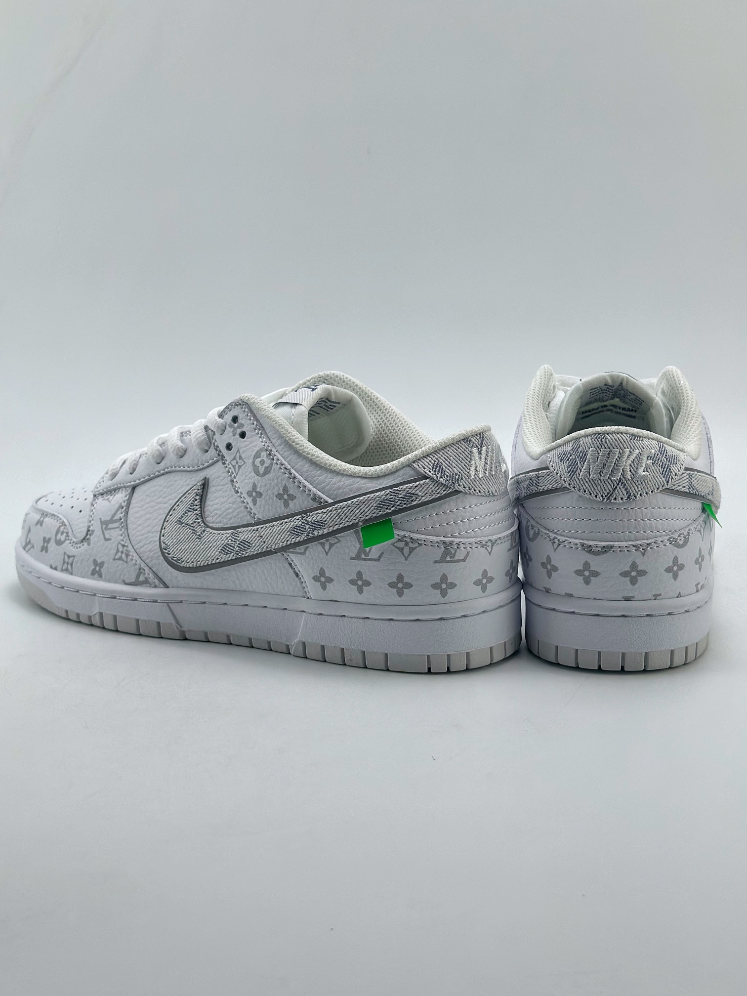 280 Nike SB Dunk Low x Louis Vuitton 满印白 LV0526-592