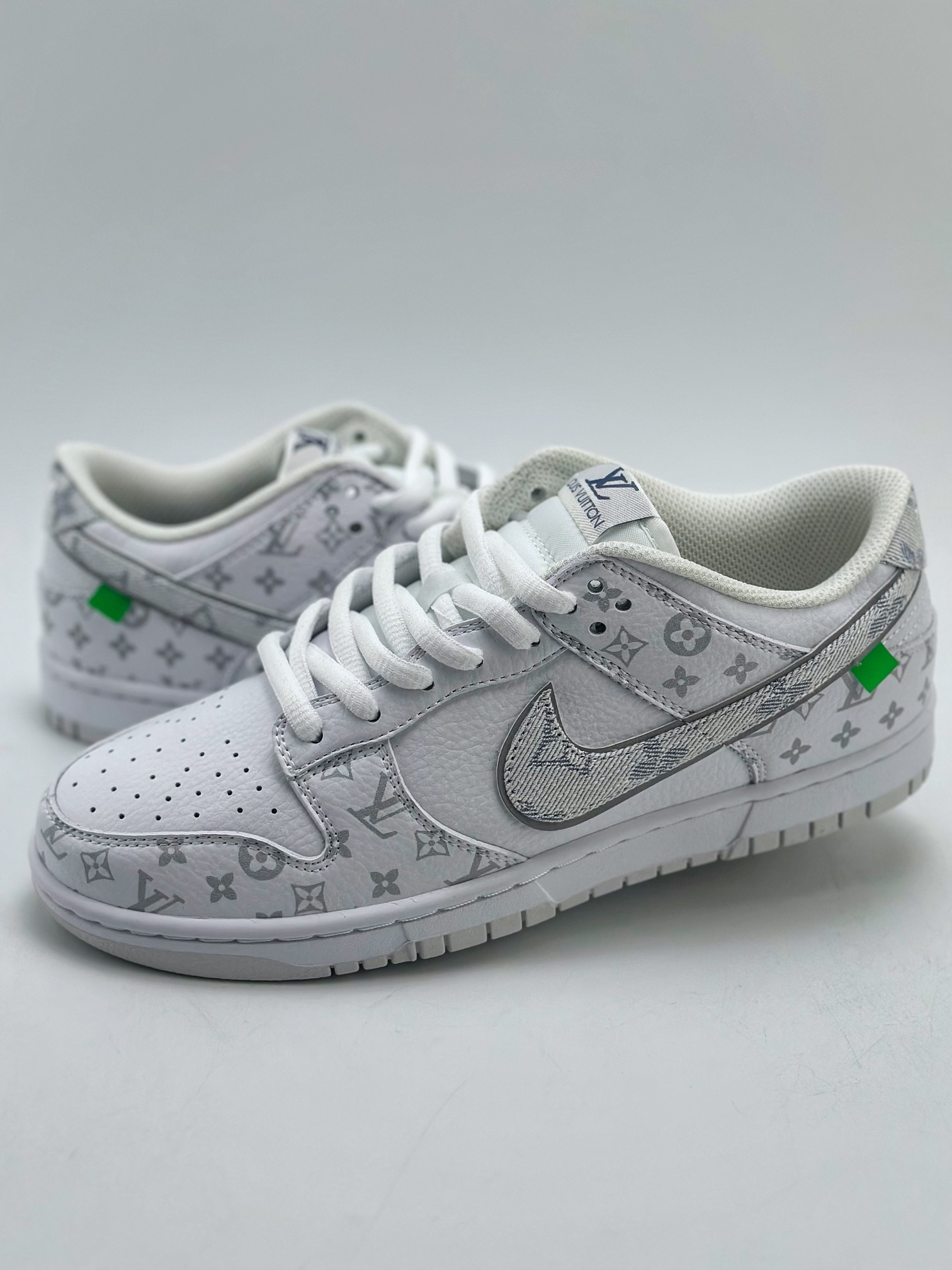 280 Nike SB Dunk Low x Louis Vuitton 满印白 LV0526-592