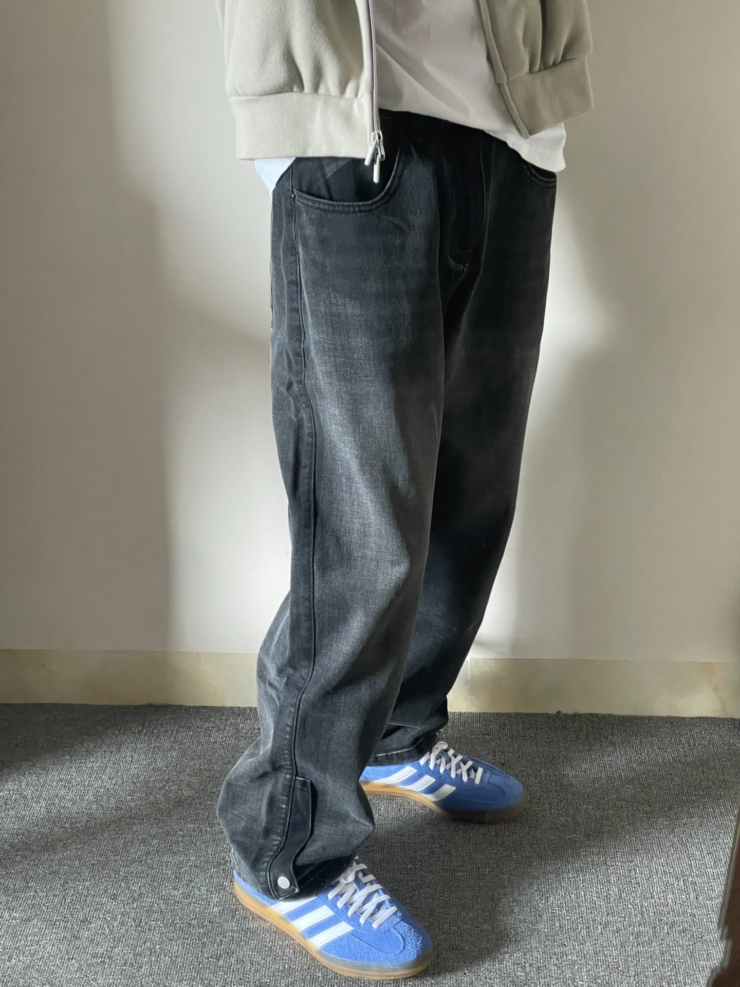 MiniCost Shoe 2
