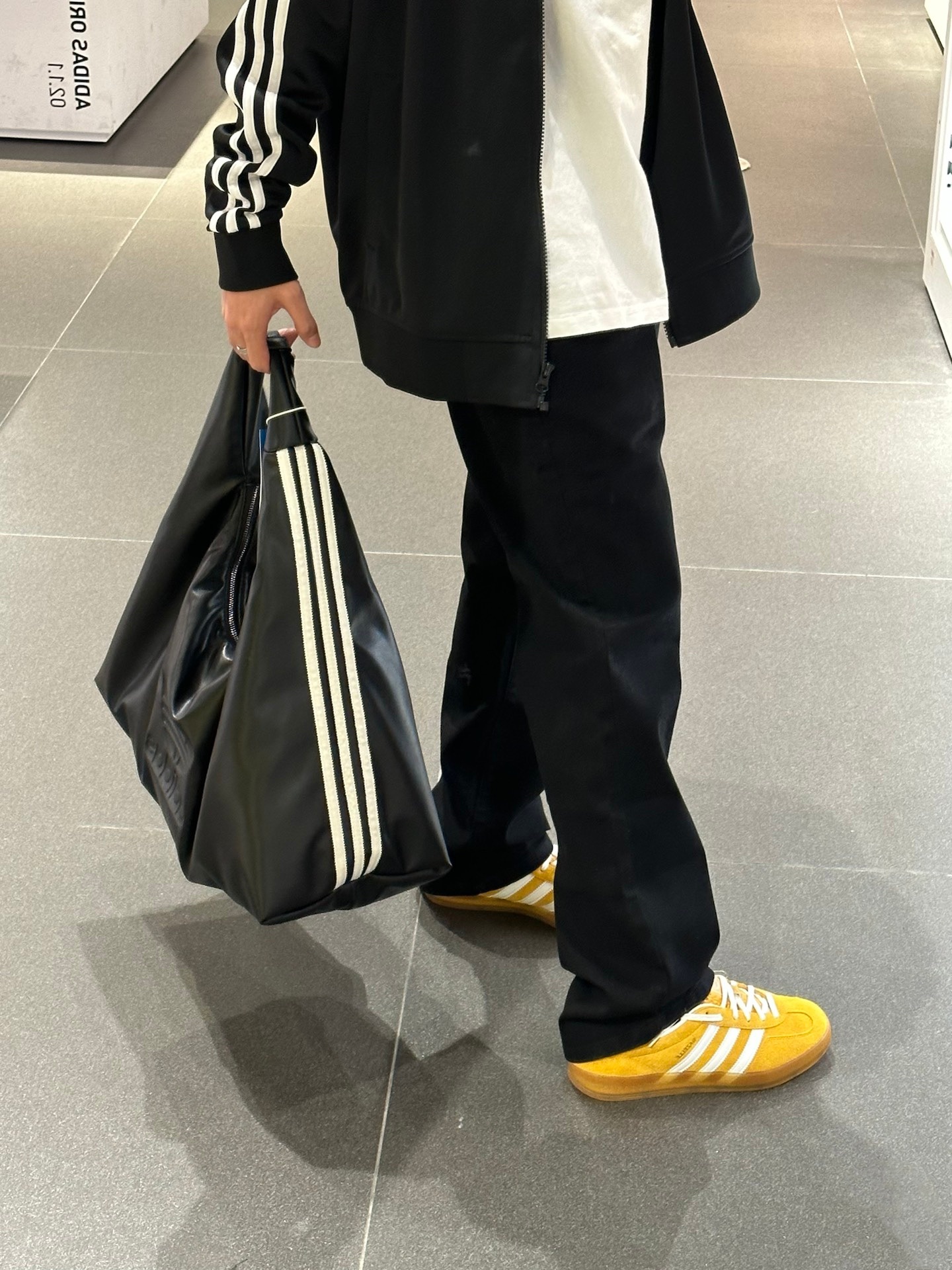 MiniCost Shoe 4
