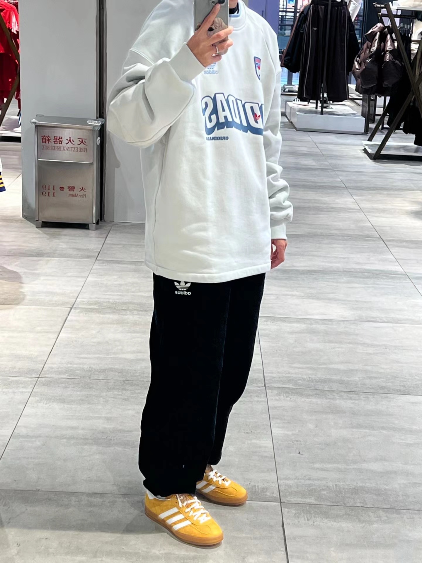 MiniCost Shoe 2
