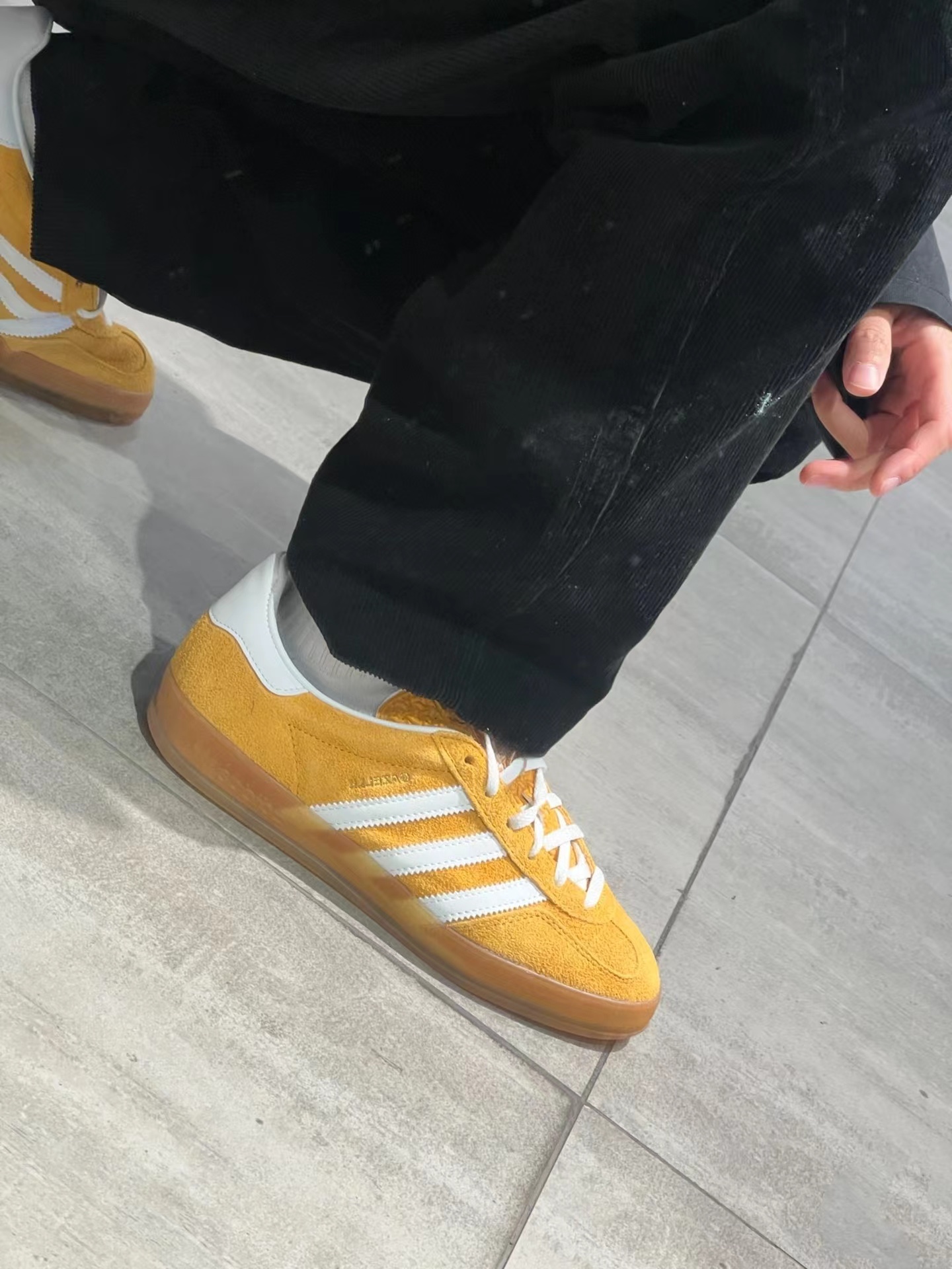 MiniCost Shoe 3
