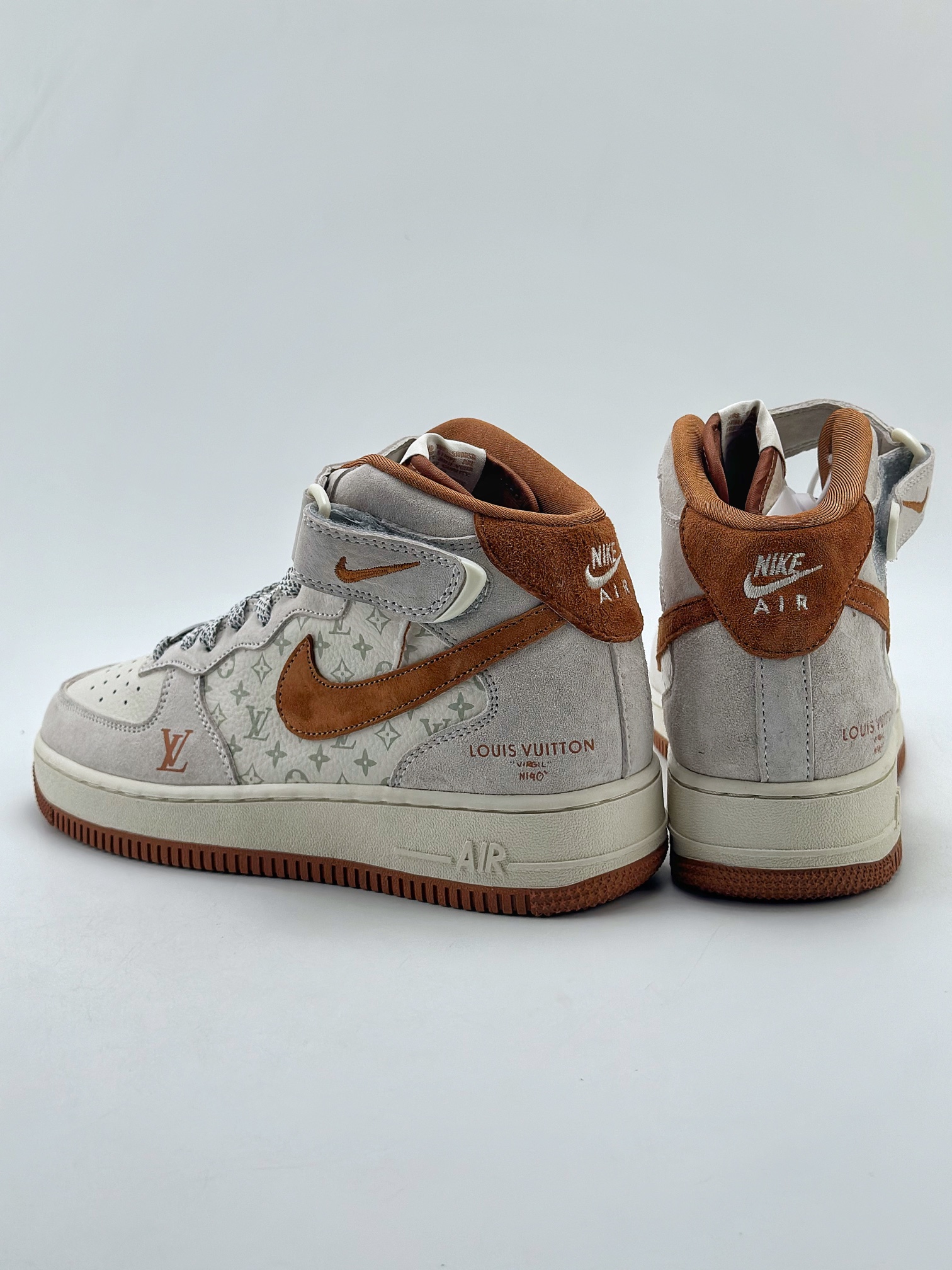 300 Nike Air Force 1 Mid 07 x Louis Vuitton 白棕印花 DQ7688-400