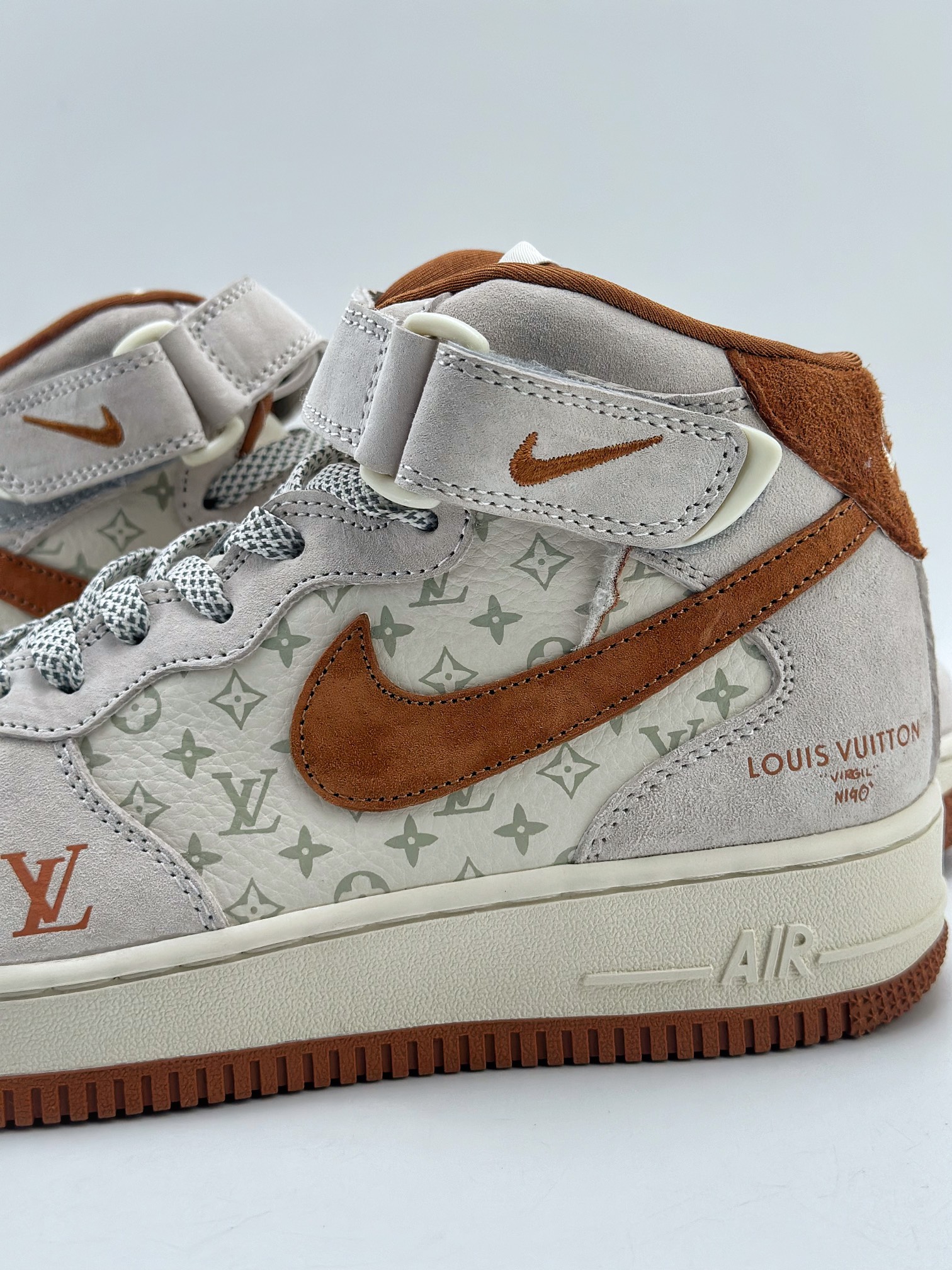 300 Nike Air Force 1 Mid 07 x Louis Vuitton 白棕印花 DQ7688-400