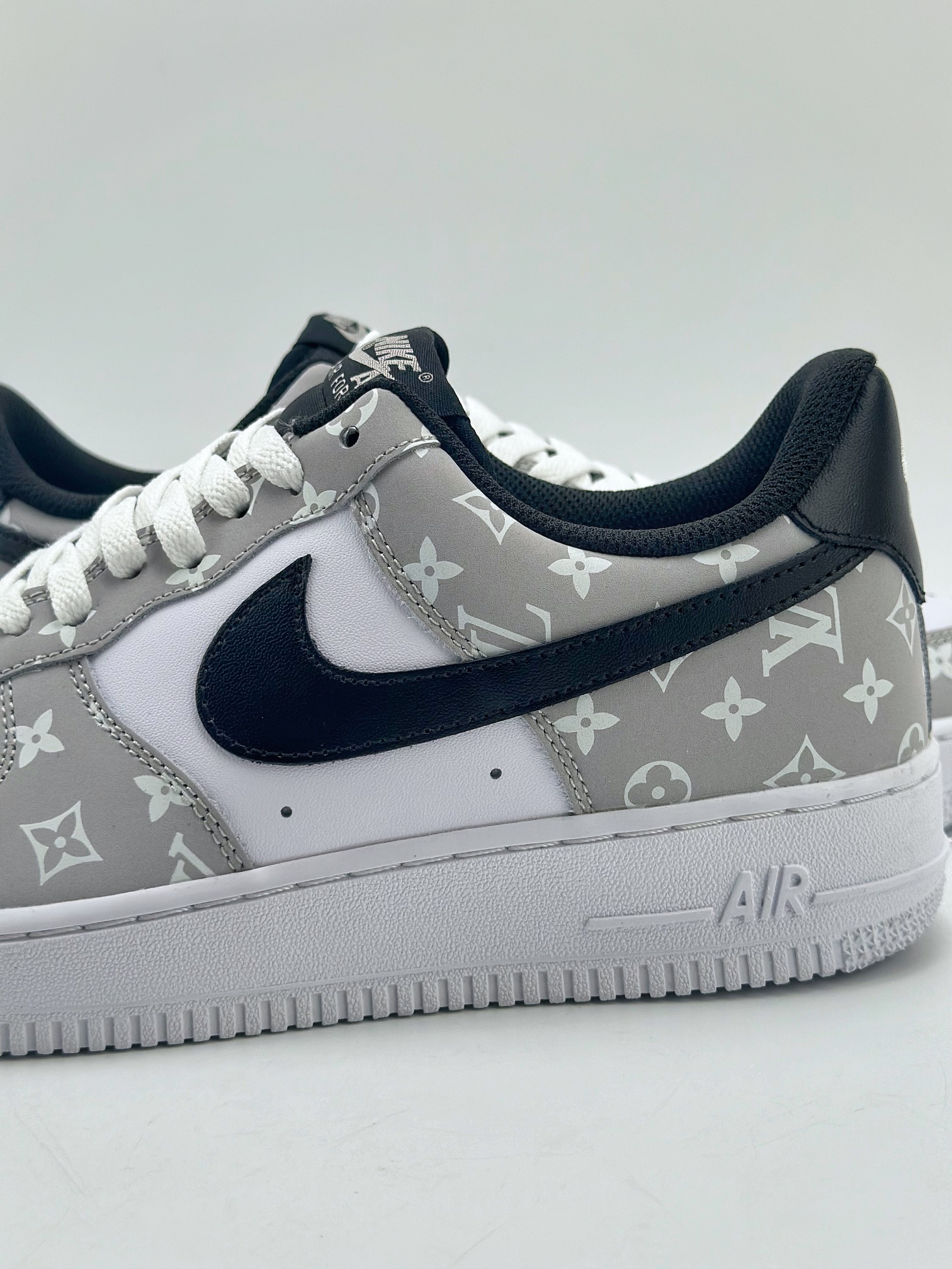 240 Nike Air Force 1 Low 07 x Louis Vuitton 白灰印花 BQ8988-108