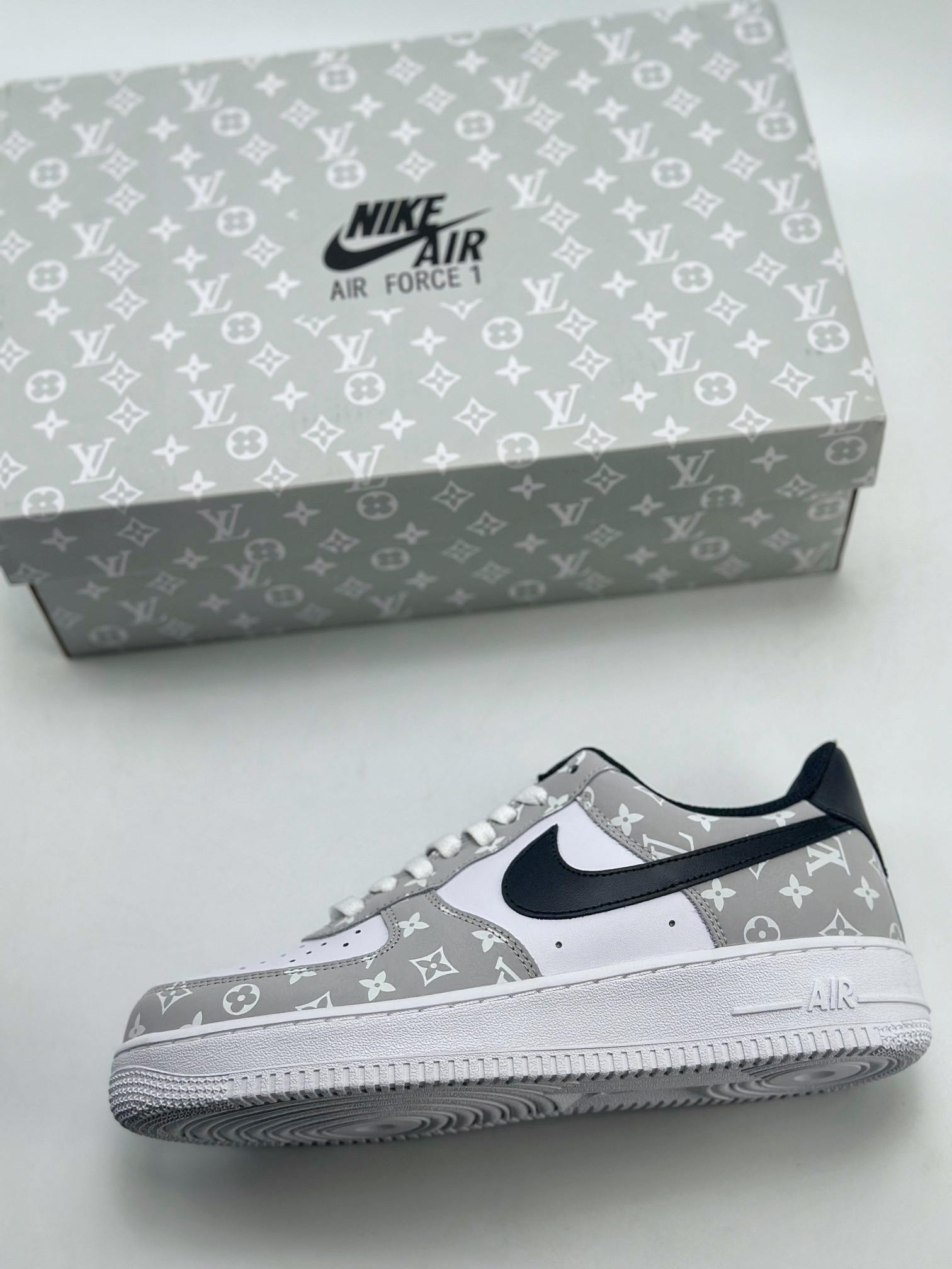 240 Nike Air Force 1 Low 07 x Louis Vuitton 白灰印花 BQ8988-108