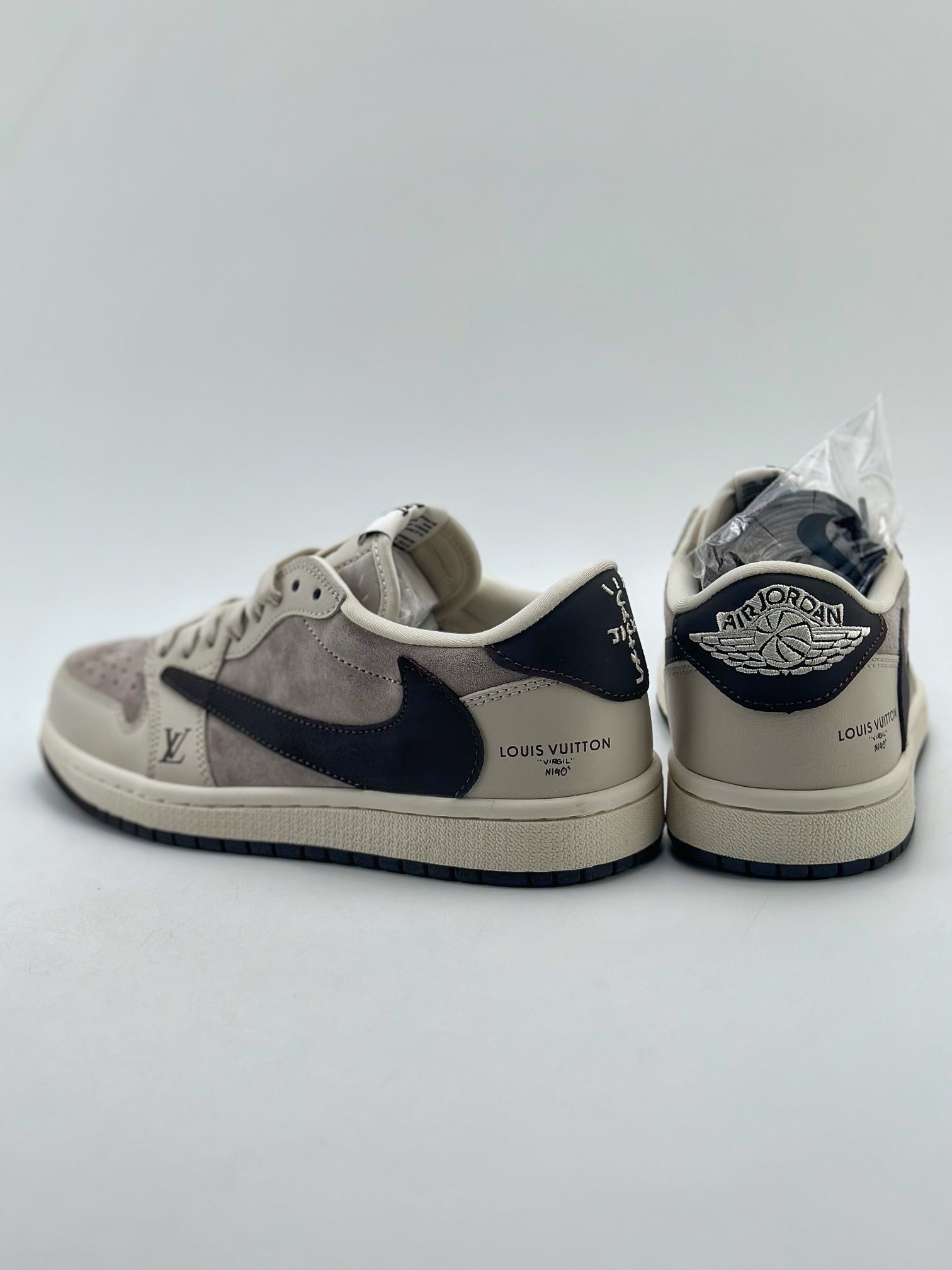 280 Travis Scott x Nike Air Jordan 1 Low x Louis Vuitton Air Jordan 1 Low 反转翻毛白棕黑倒钩 LX1988-100