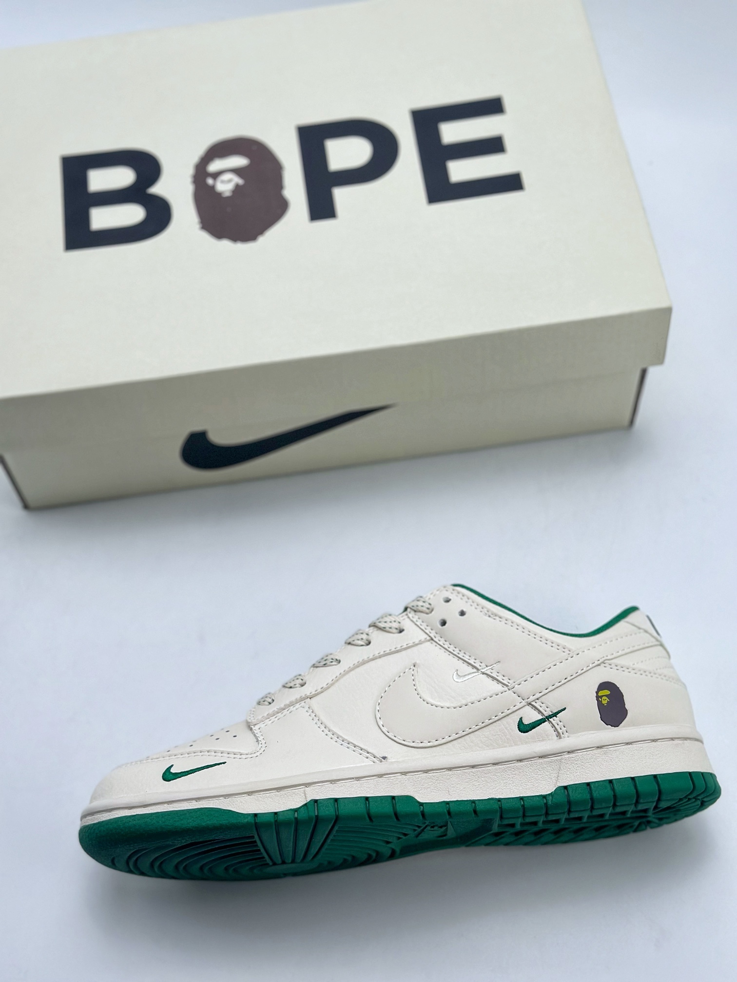 280 Nike SB Dunk Low x BAPE 白绿 XD6188-026