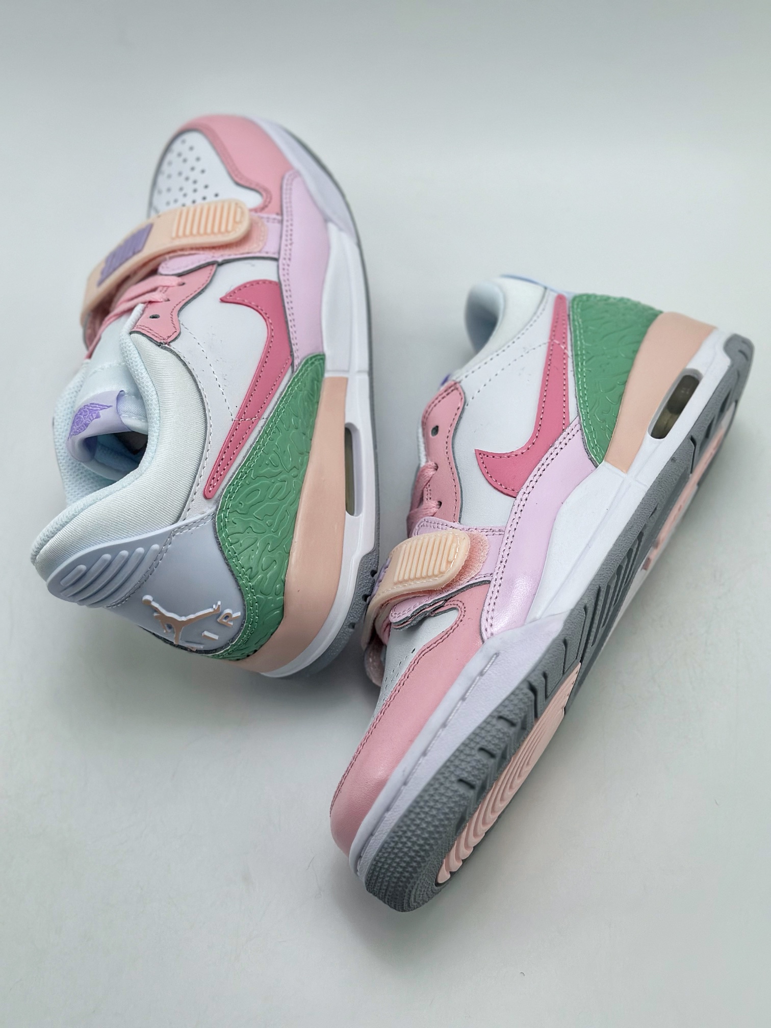 270 Air Jordan Legacy 312 Low 奇异草莓 HF0747-151