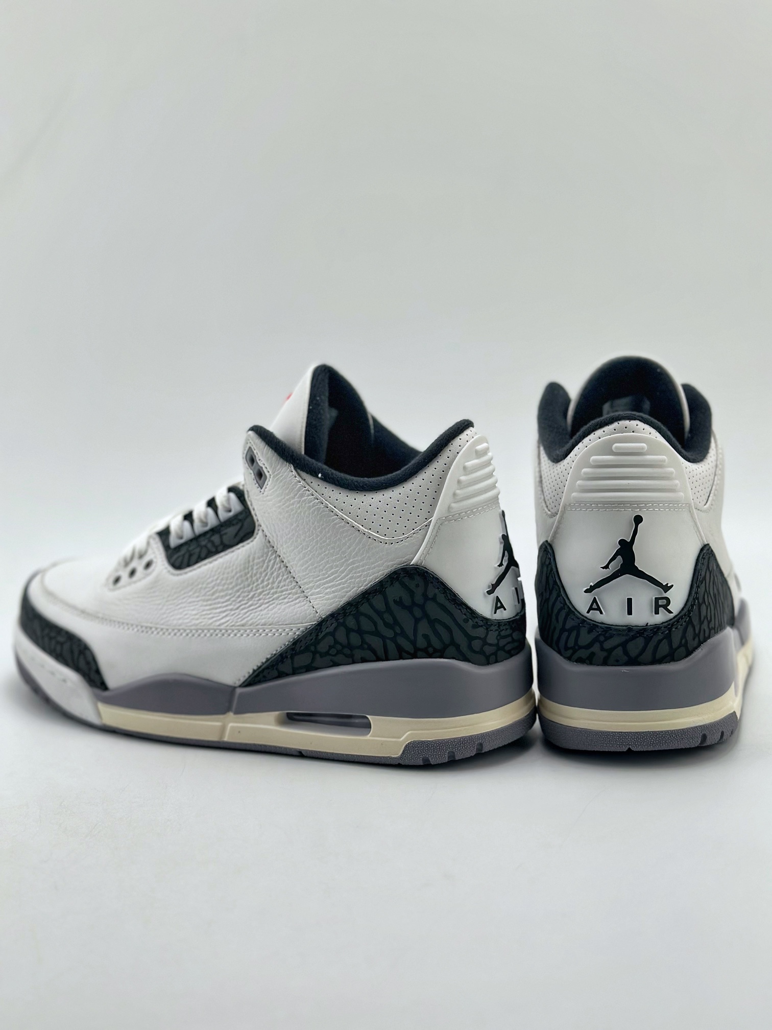 320 Air Jordan 3 Retro 白灰 潮流复古篮球鞋 CT8532-106