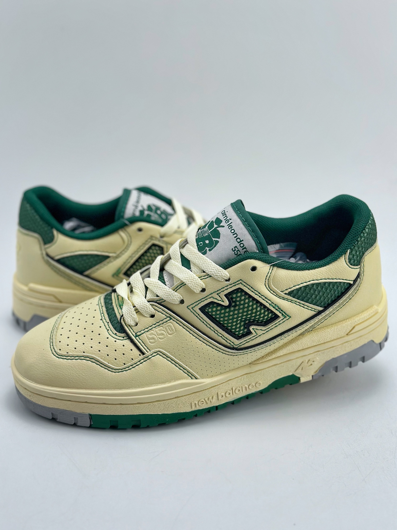 200 New Balance BB550 复古跑鞋 系列复古休闲运动慢跑鞋NBB550AY1