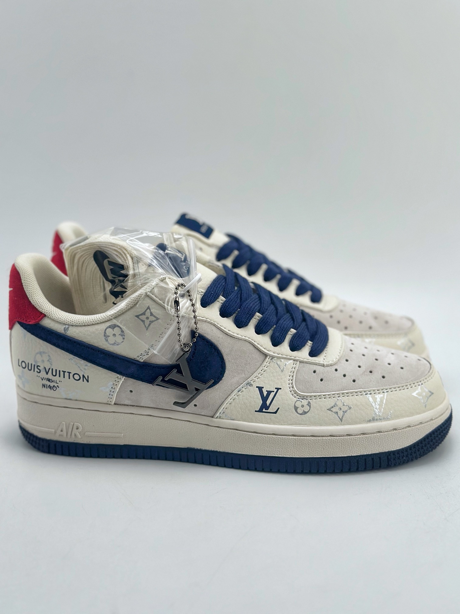 260 Nike Air Force 1 Low 07 x Louis Vuitton 白蓝红印花 CV1724-111